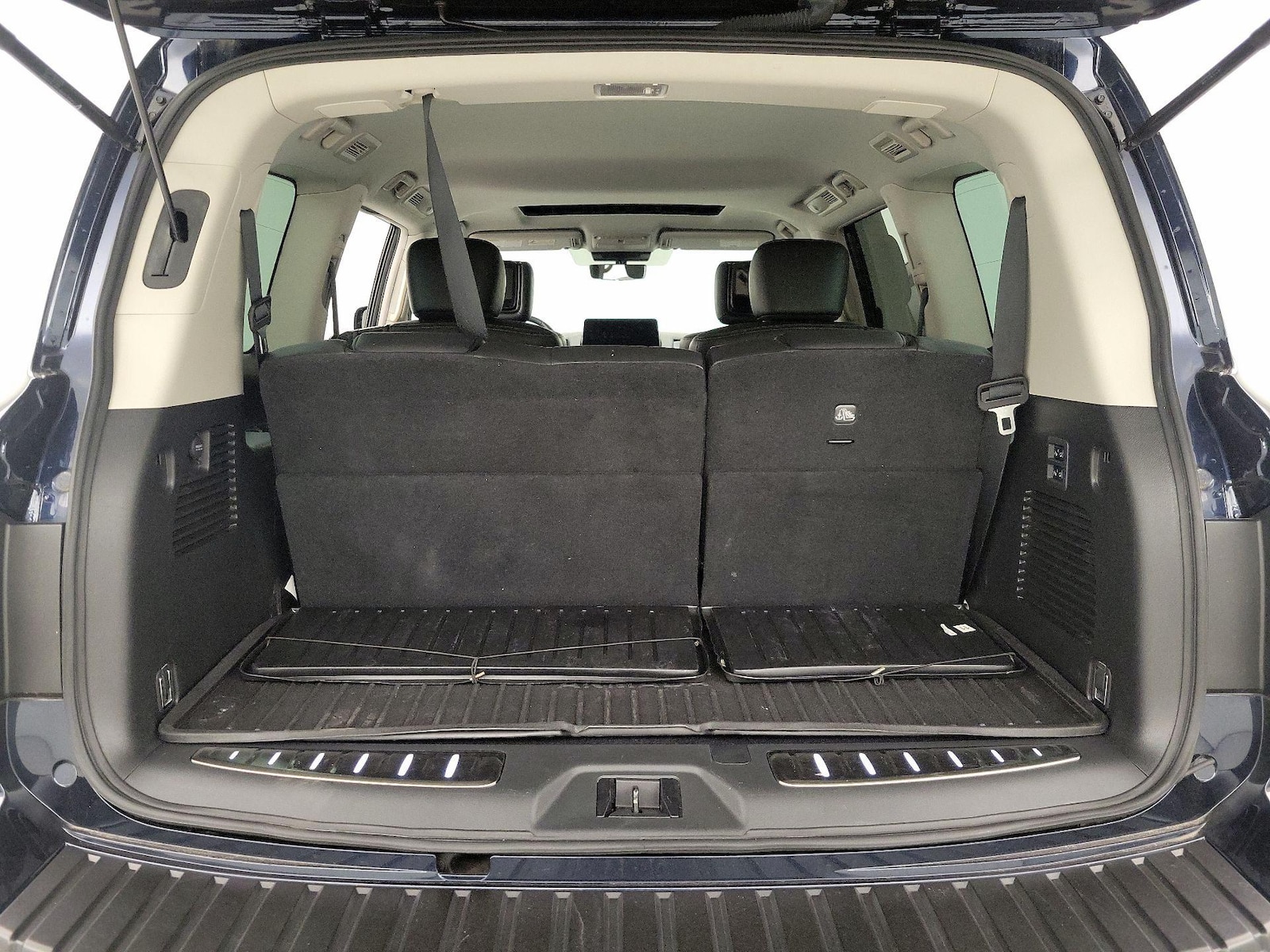 2023 Nissan Armada Platinum - Photo 22