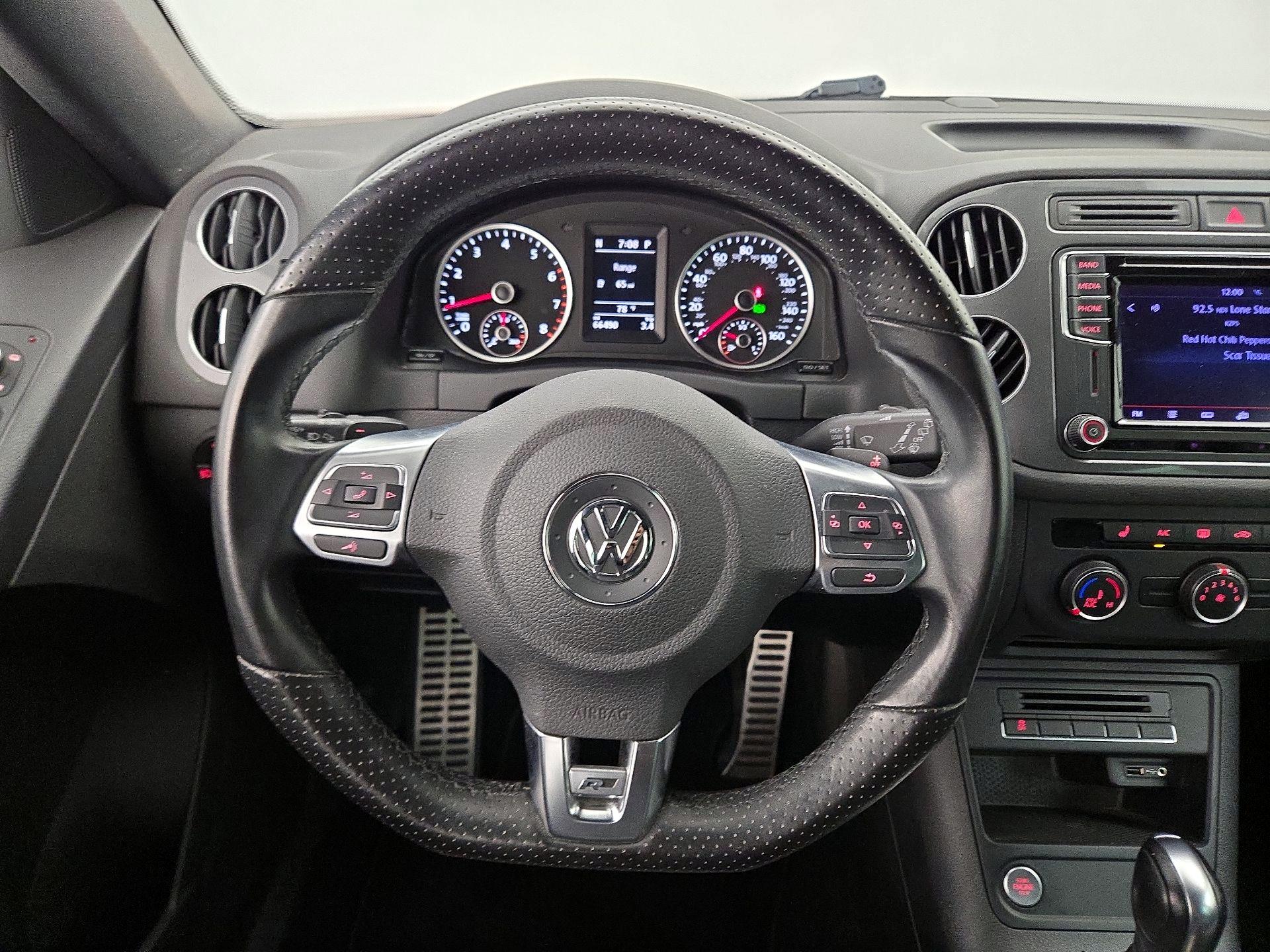 Thumbnail: 2016 Volkswagen Tiguan - 10