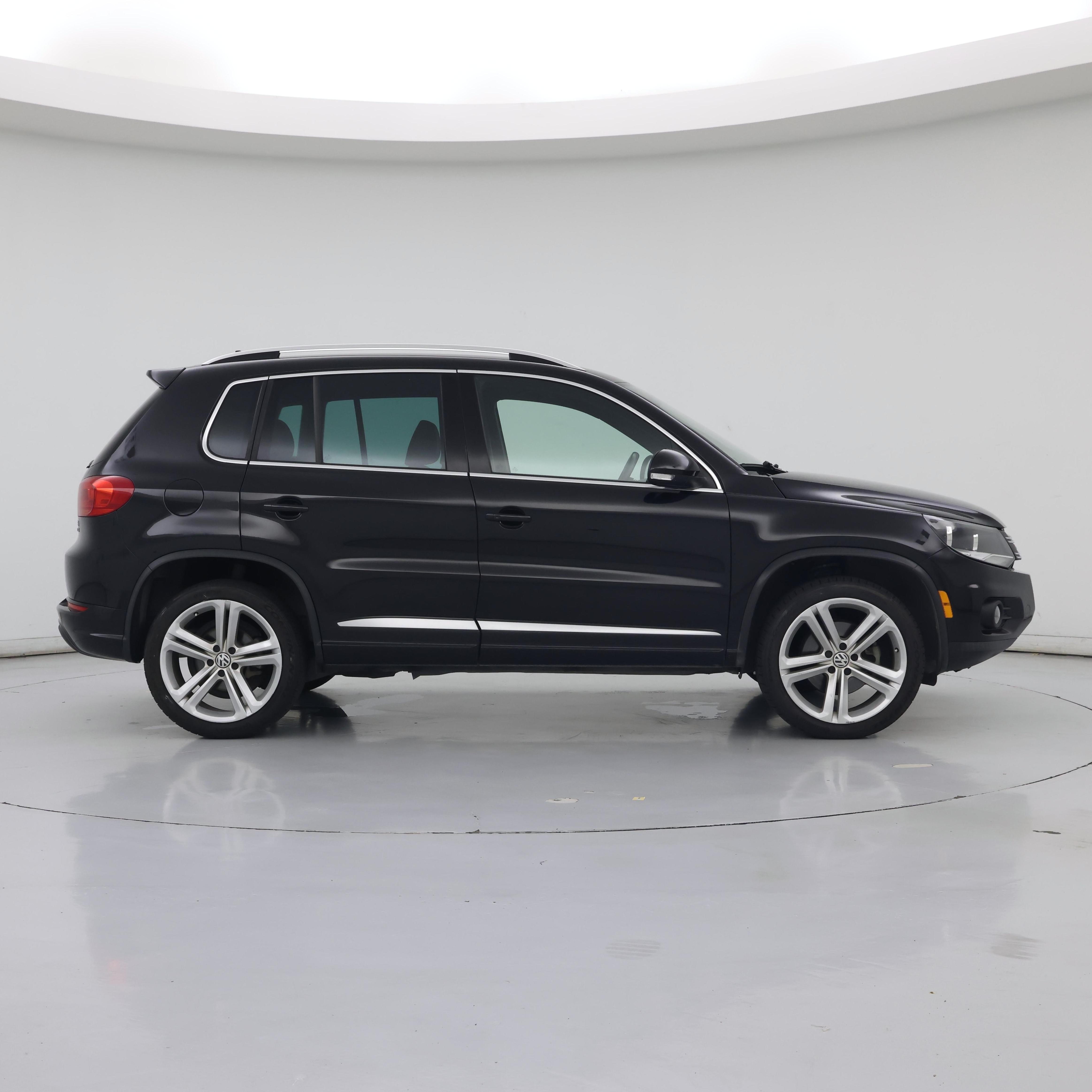 Thumbnail: 2016 Volkswagen Tiguan - 7