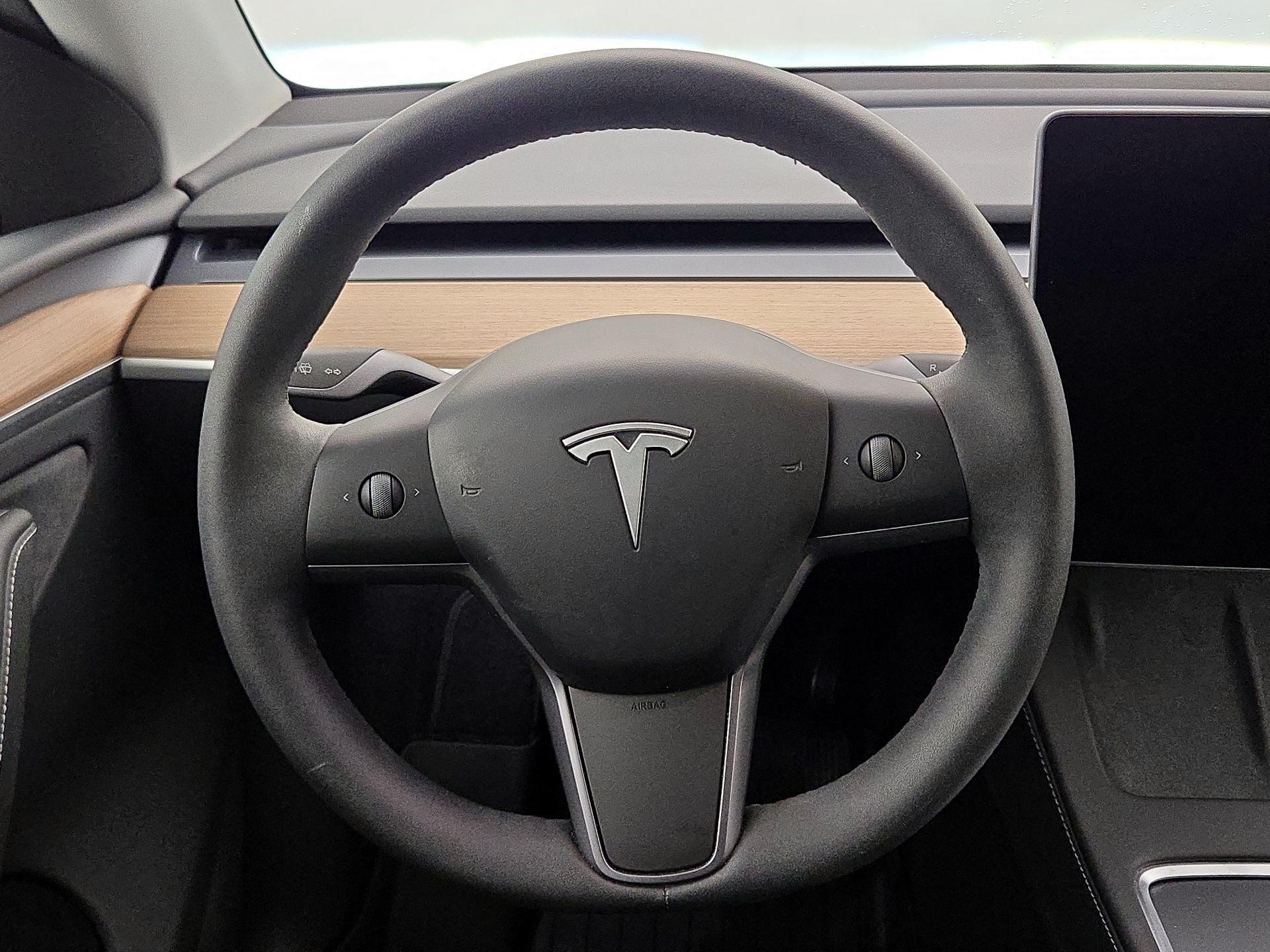 Thumbnail: 2025 Tesla Model Y - 10