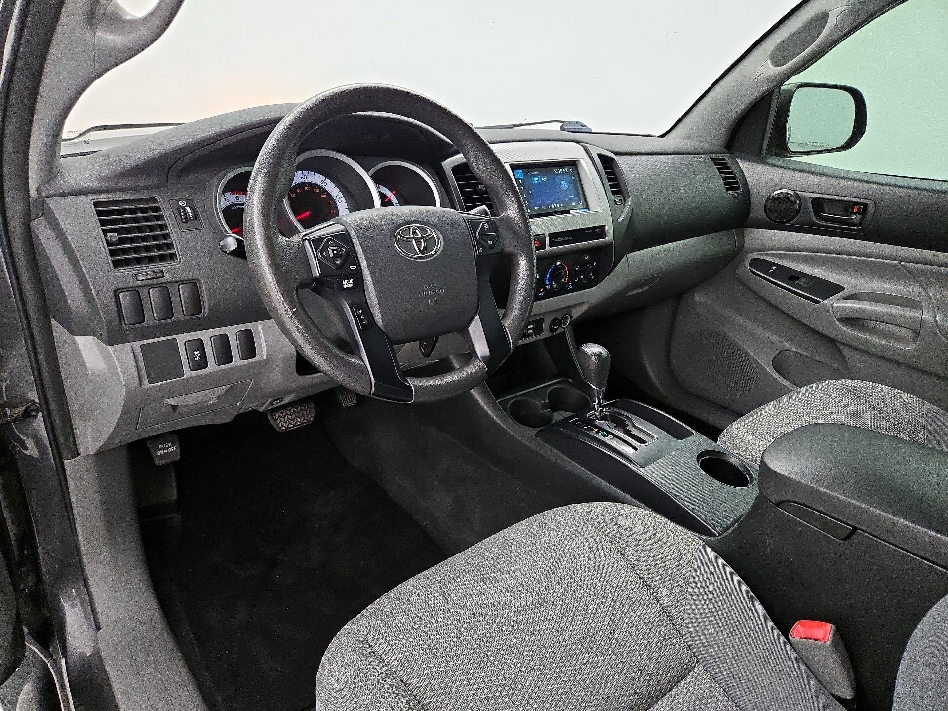Thumbnail: 2015 Toyota Tacoma - 9