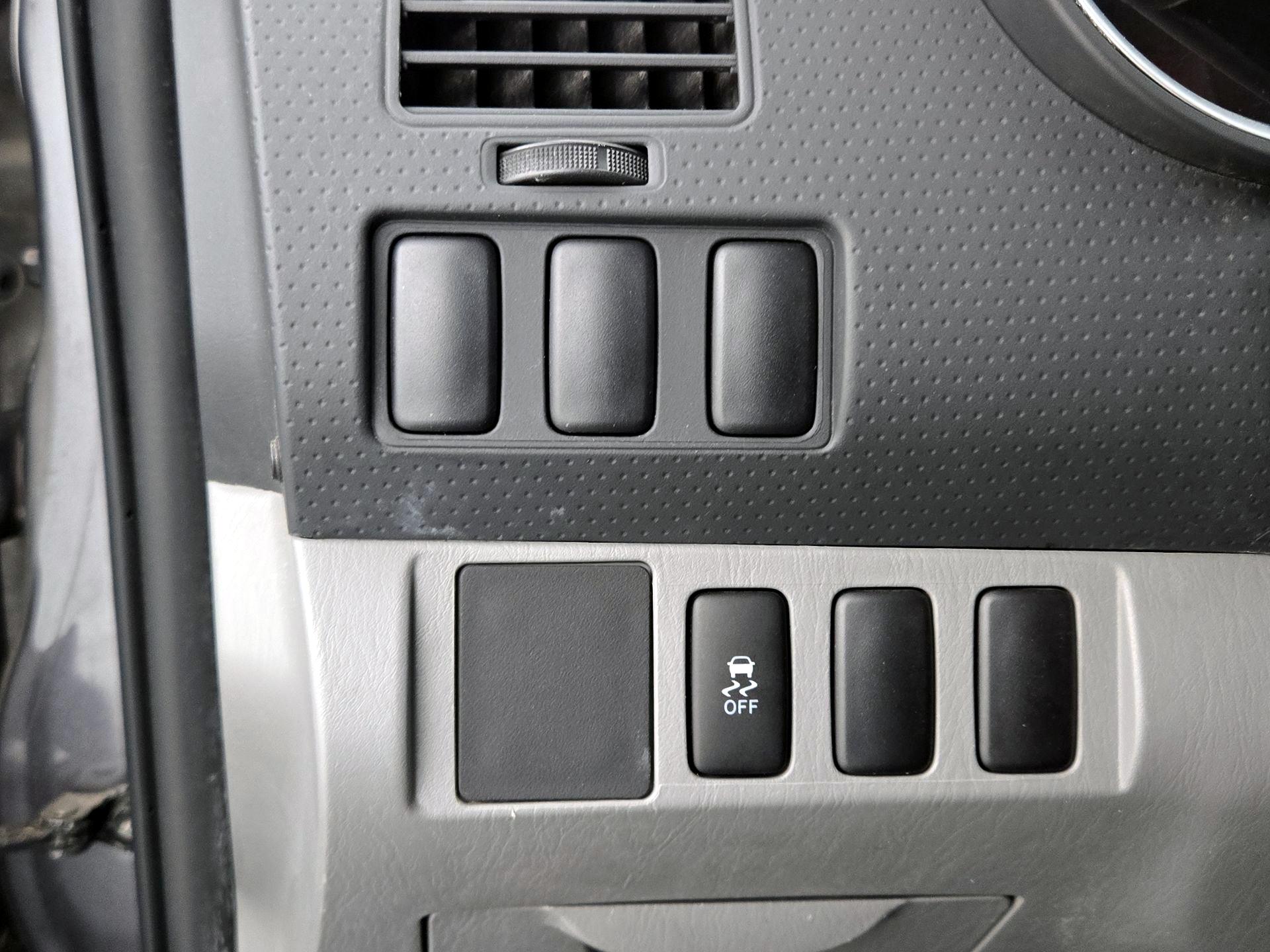 Thumbnail: 2015 Toyota Tacoma - 13