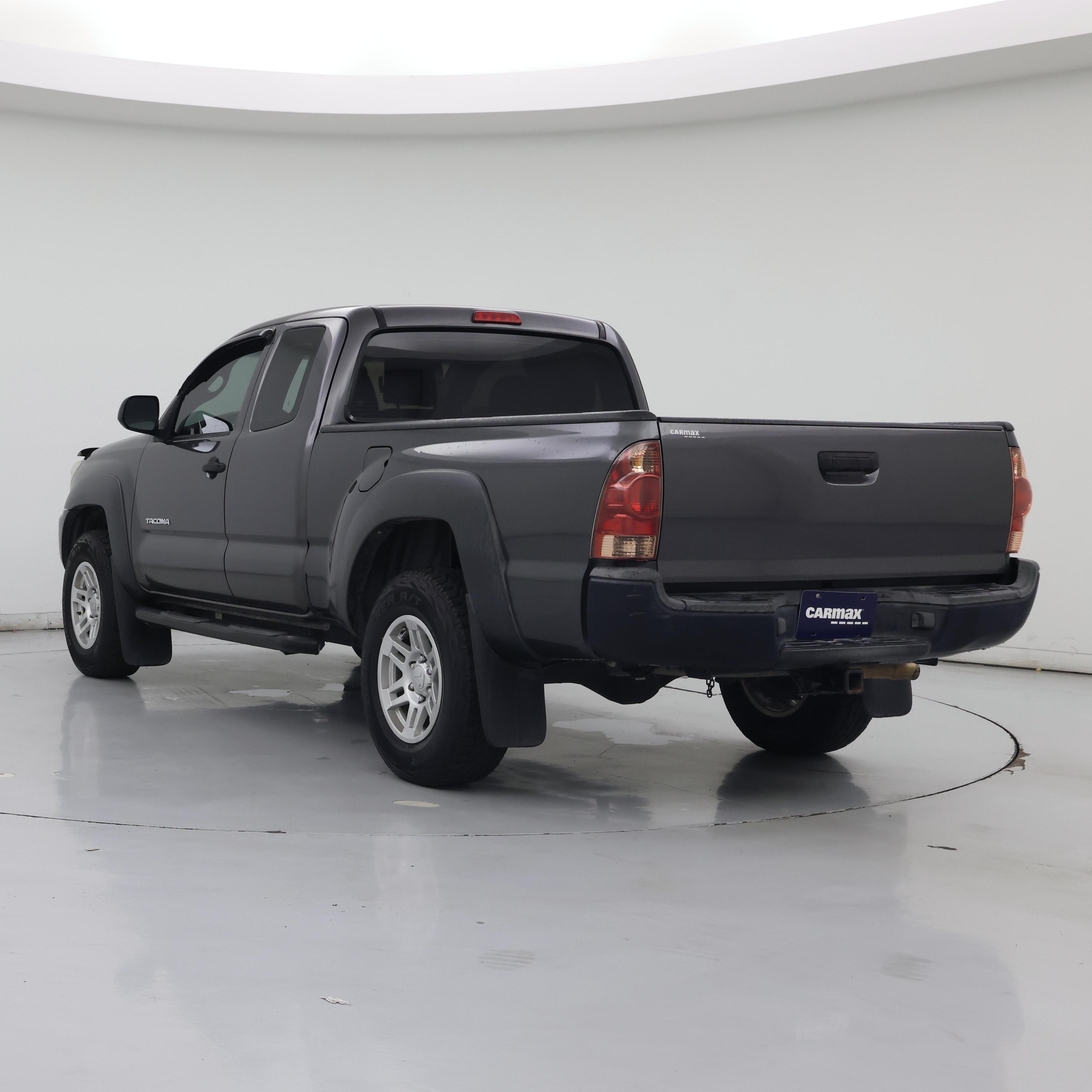 Thumbnail: 2015 Toyota Tacoma - 2
