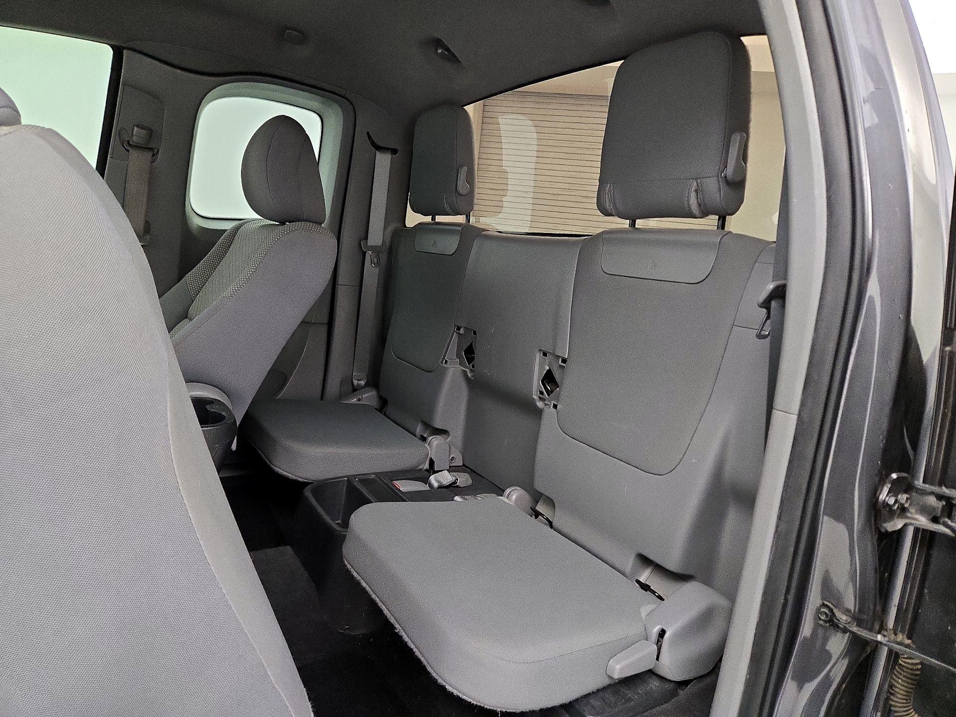 Thumbnail: 2015 Toyota Tacoma - 19