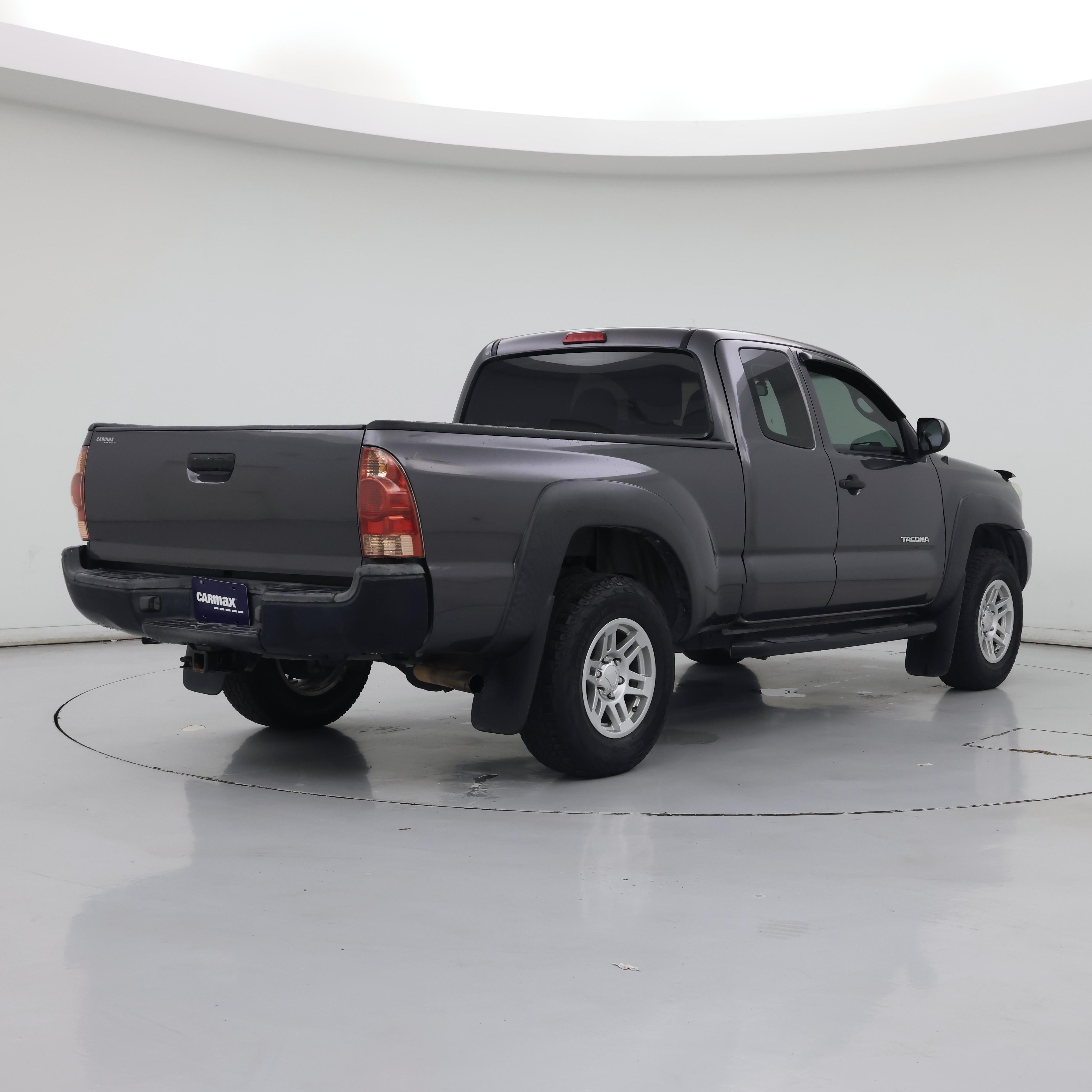 Thumbnail: 2015 Toyota Tacoma - 8