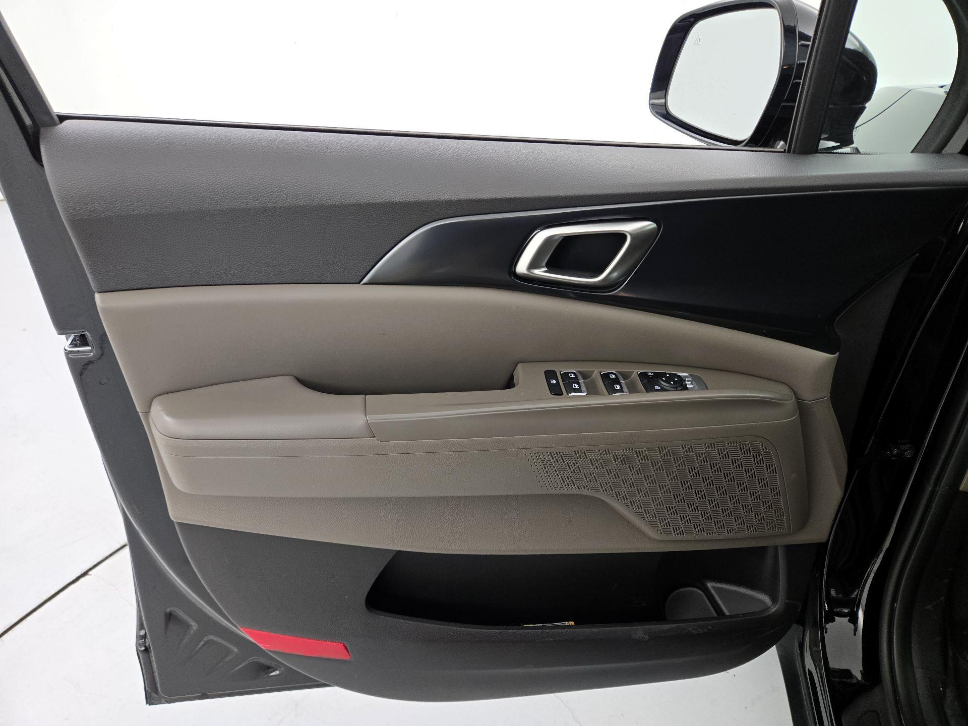 Thumbnail: 2025 Kia Carnival - 12
