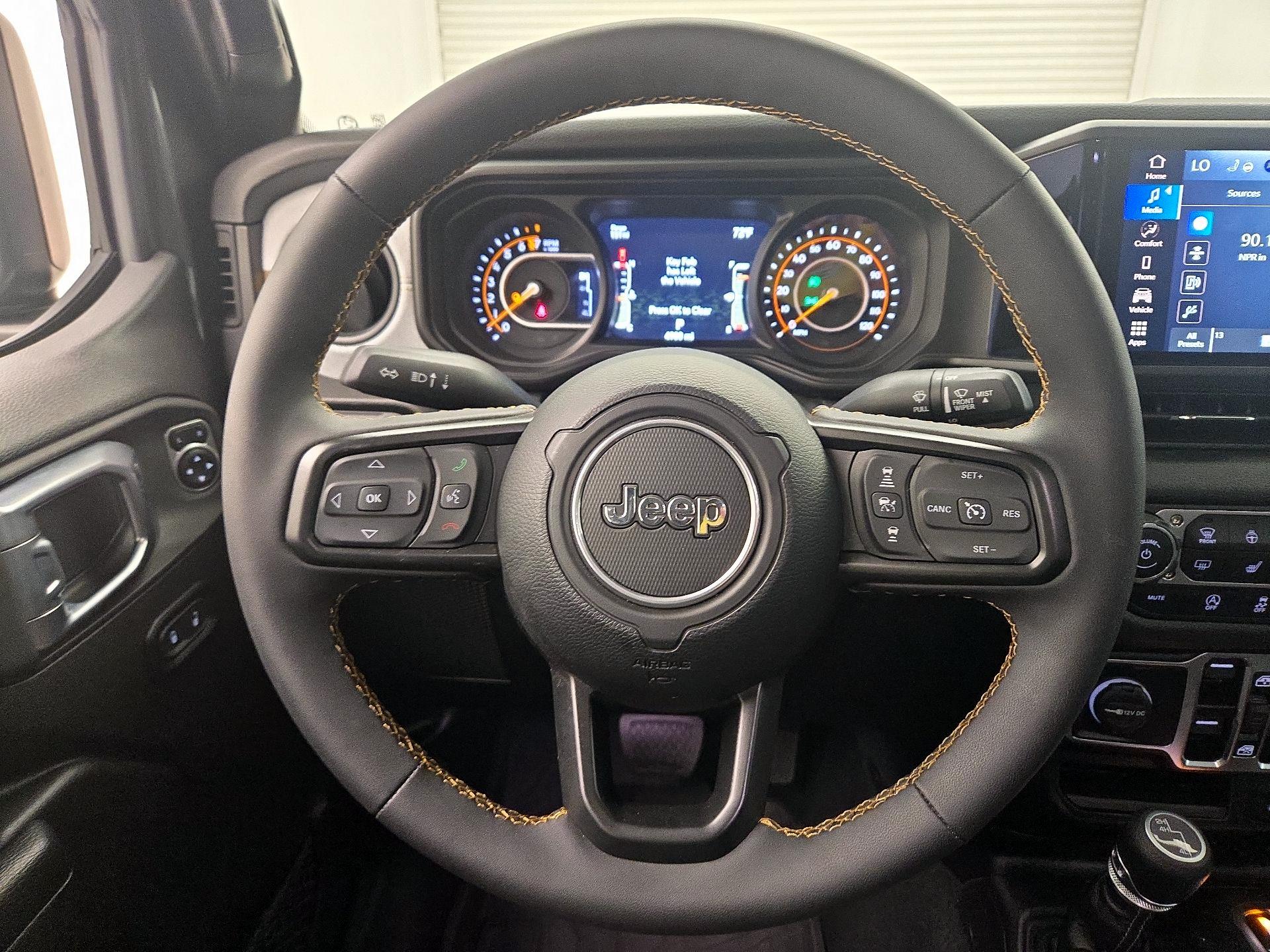 Thumbnail: 2025 Jeep Gladiator - 10