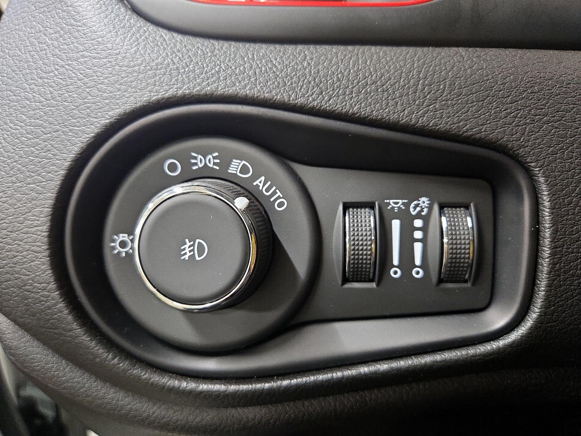 Thumbnail: 2023 Jeep Renegade - 13