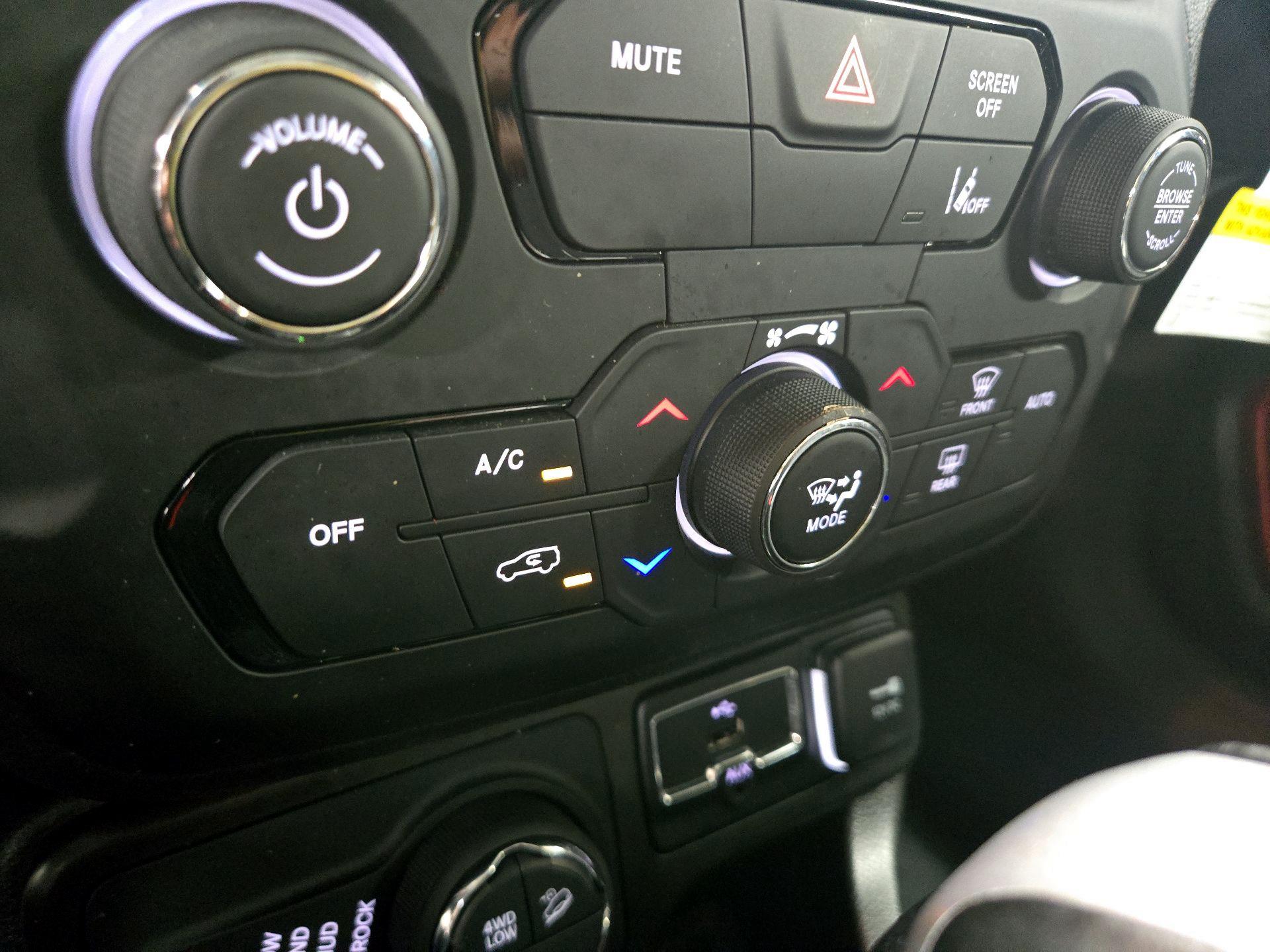 Thumbnail: 2023 Jeep Renegade - 16