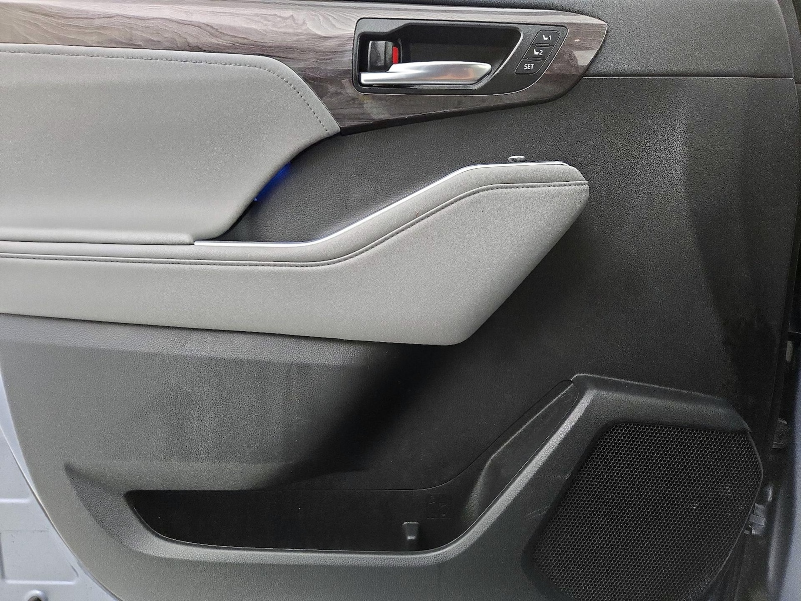 2022 Toyota Highlander Limited - Photo 13