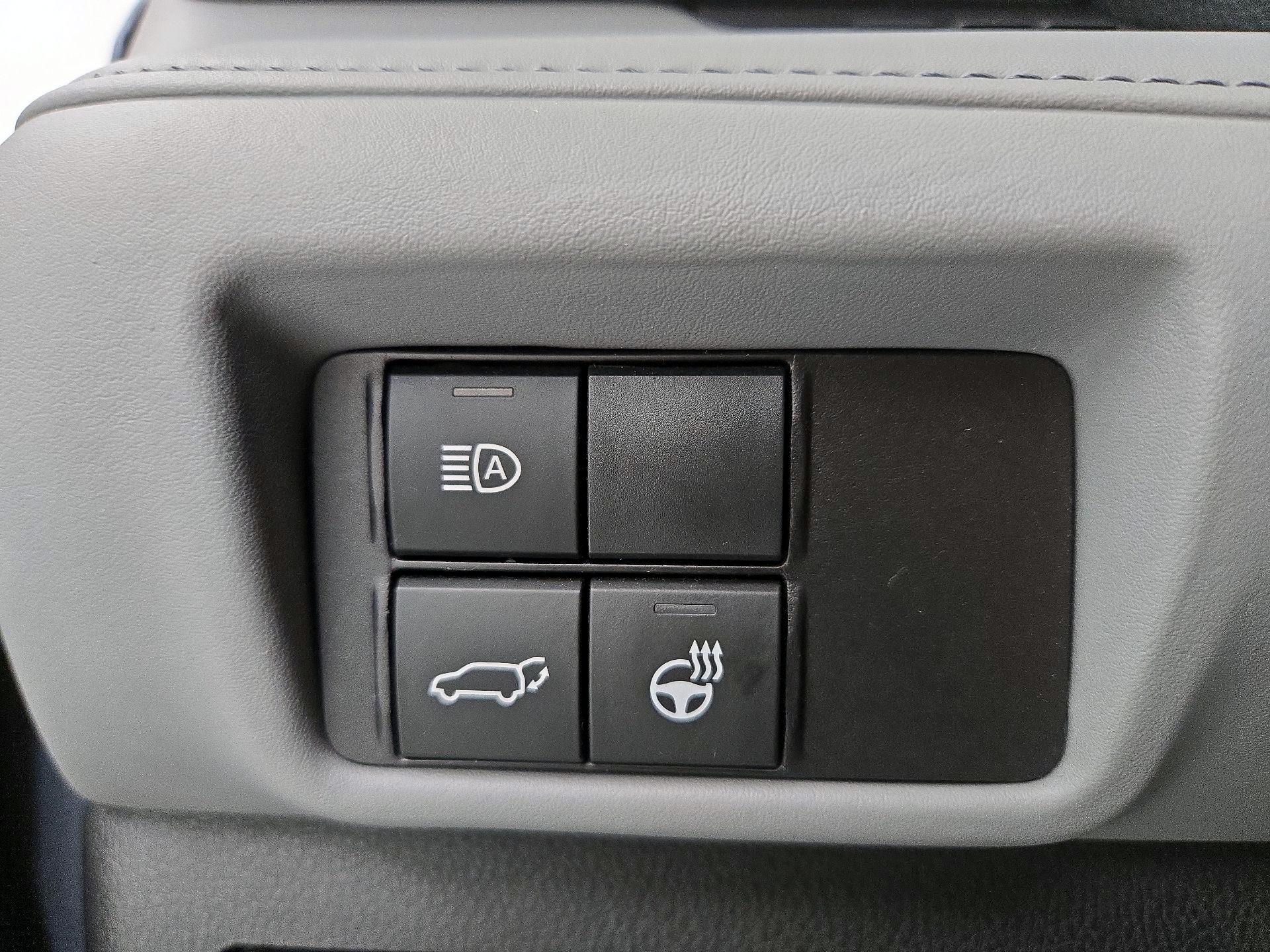 Thumbnail: 2022 Toyota Highlander - 13