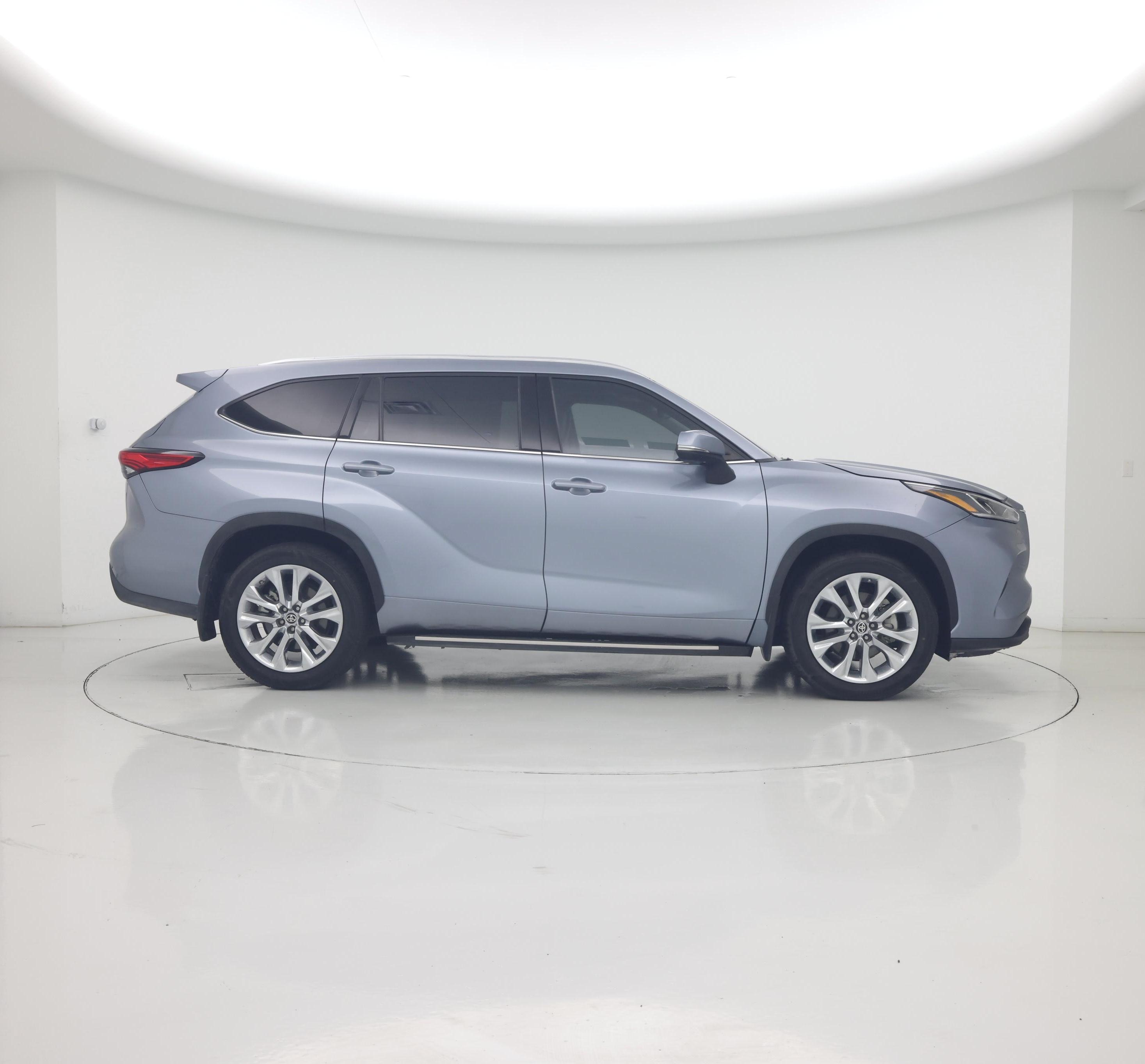 Thumbnail: 2022 Toyota Highlander - 7
