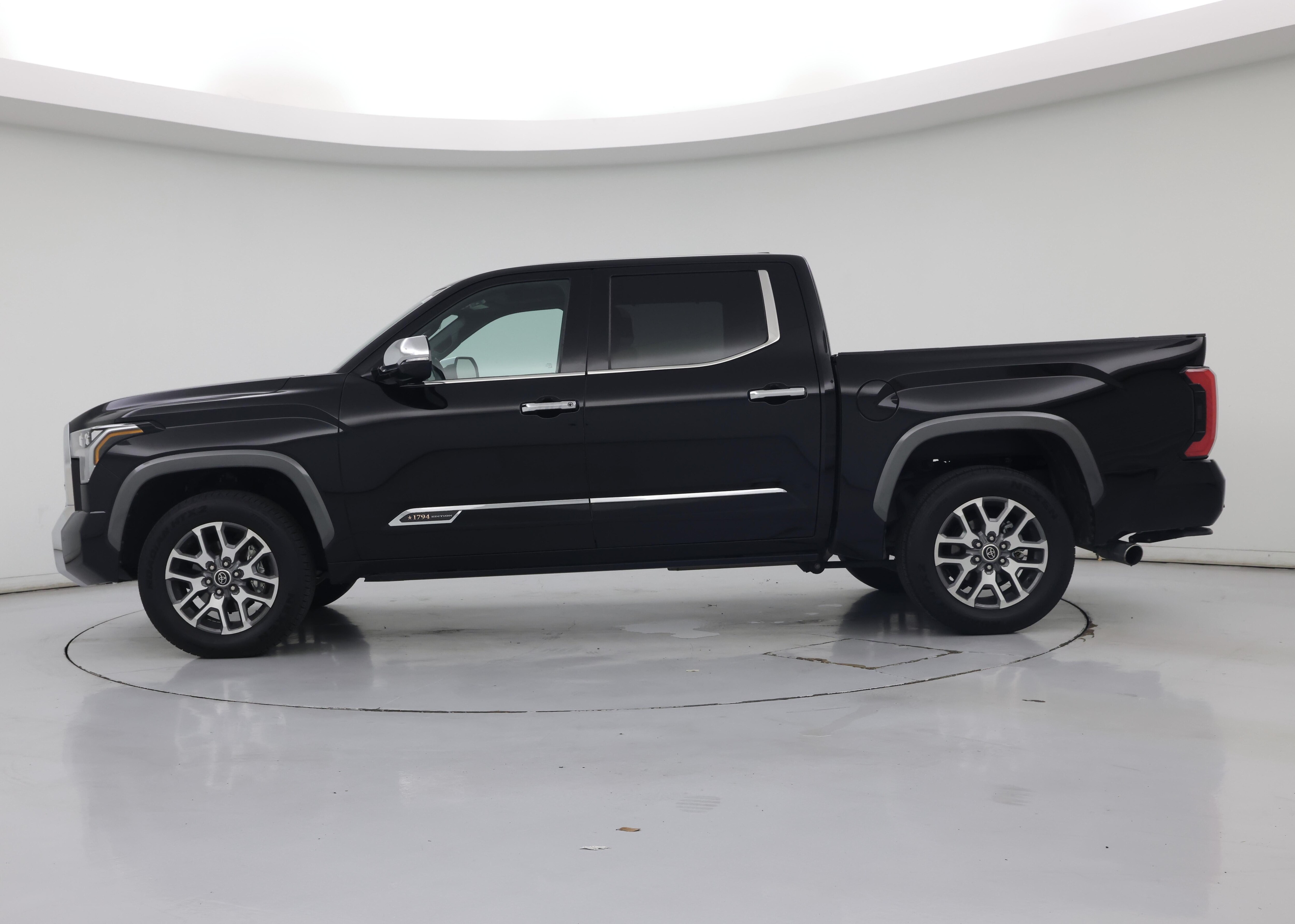 Thumbnail: 2023 Toyota Tundra - 3