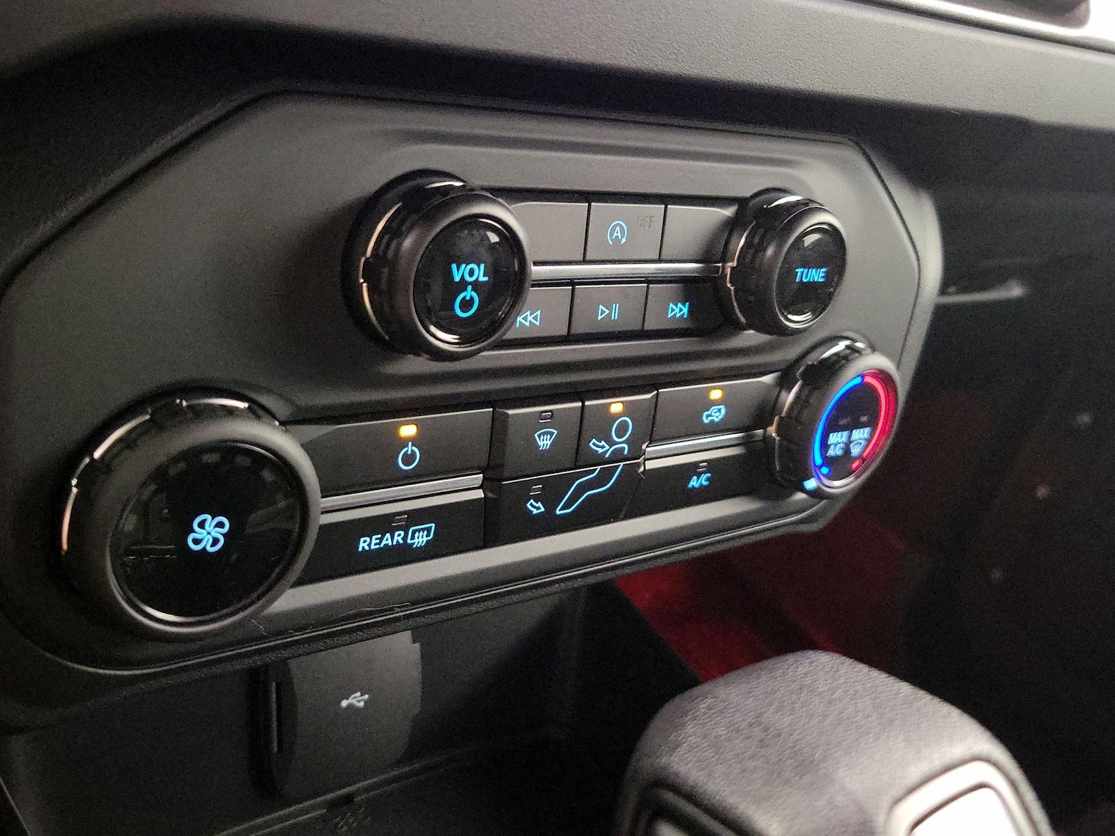 2025 Ford Bronco 2-Door Base - Photo 17