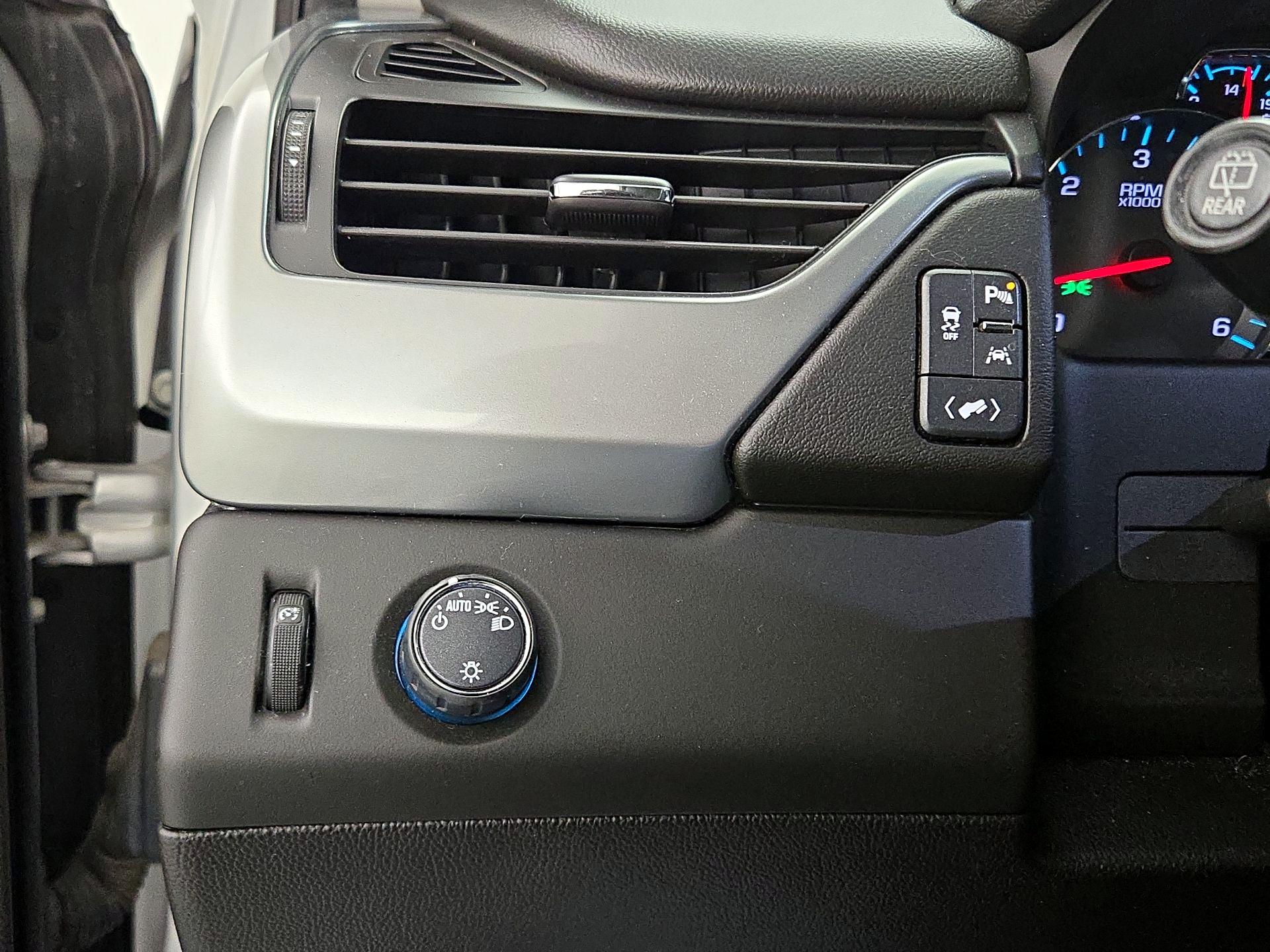 Thumbnail: 2019 Chevrolet Tahoe - 13