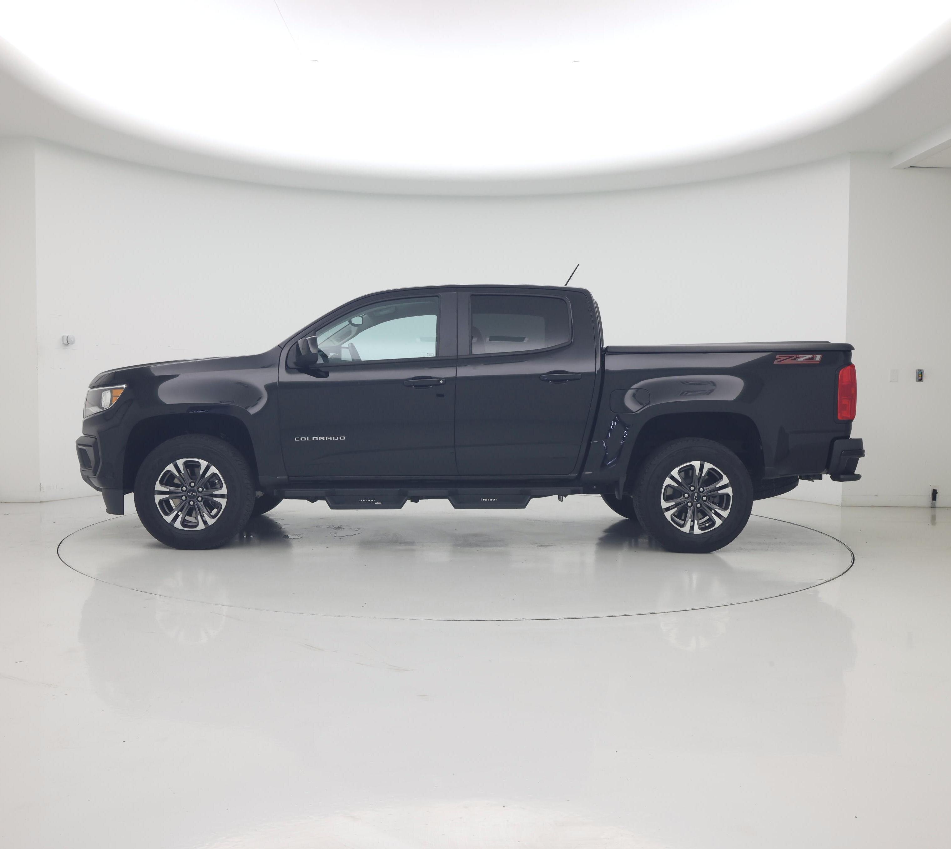 Thumbnail: 2022 Chevrolet Colorado - 3