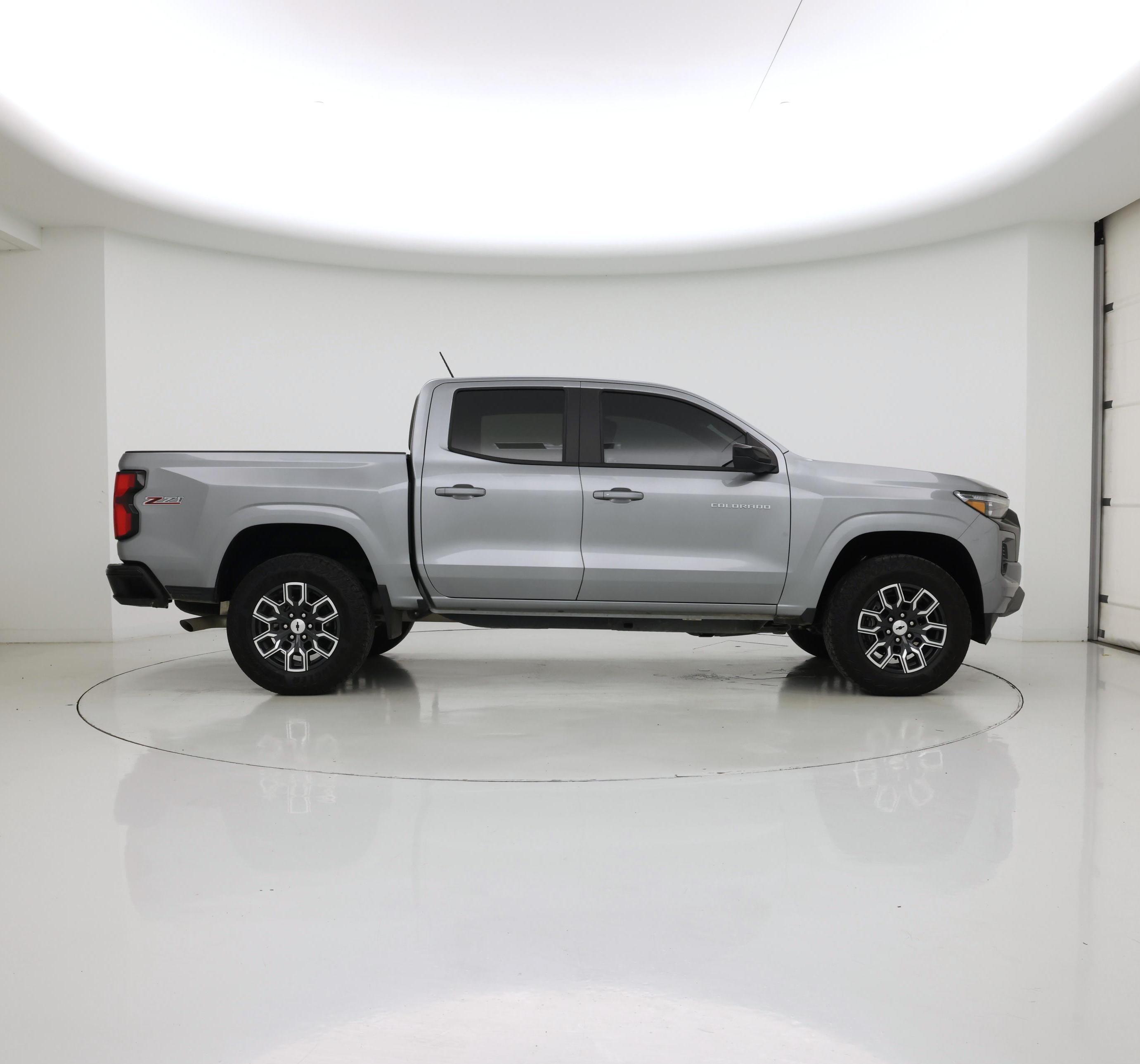 Thumbnail: 2023 Chevrolet Colorado - 7