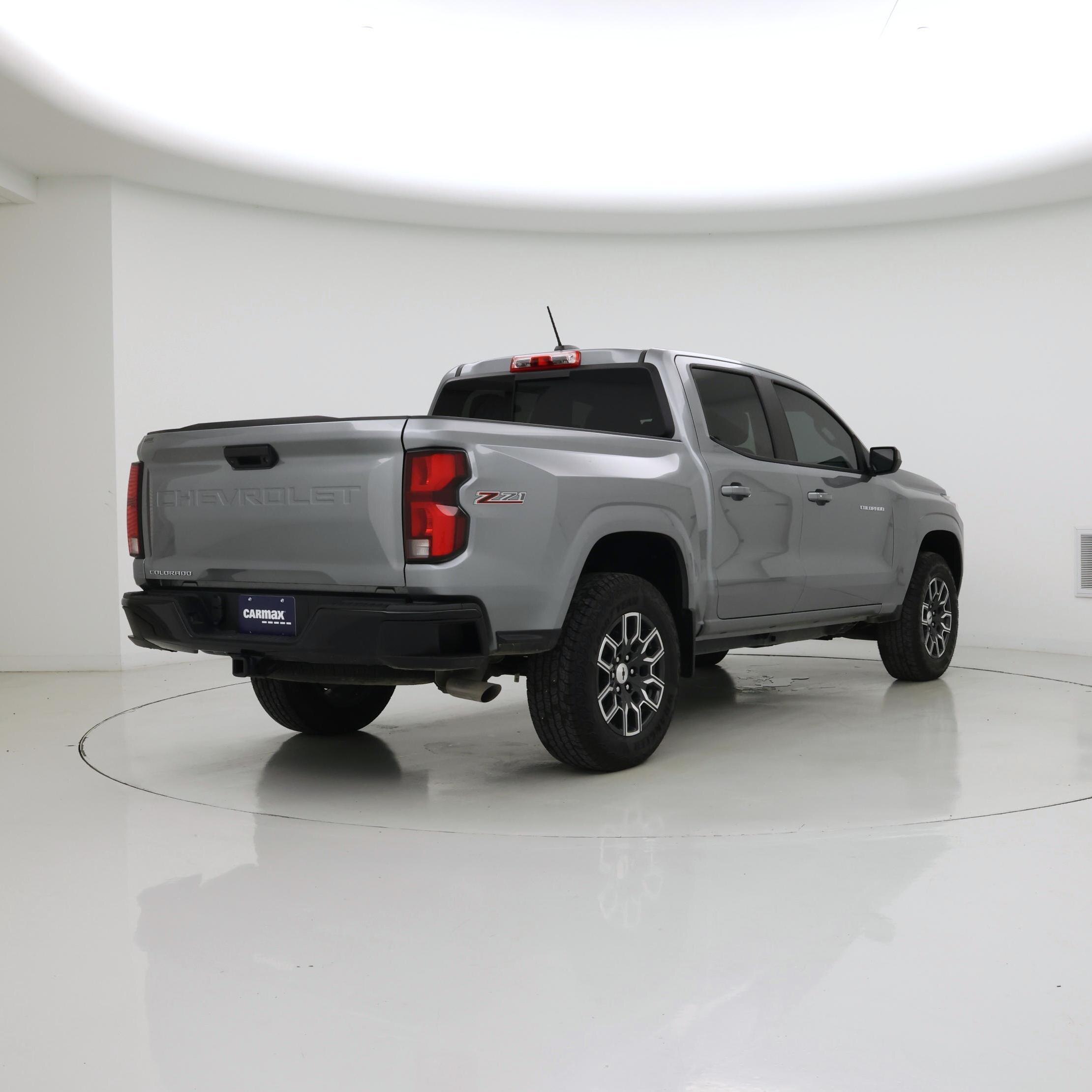 Thumbnail: 2023 Chevrolet Colorado - 8