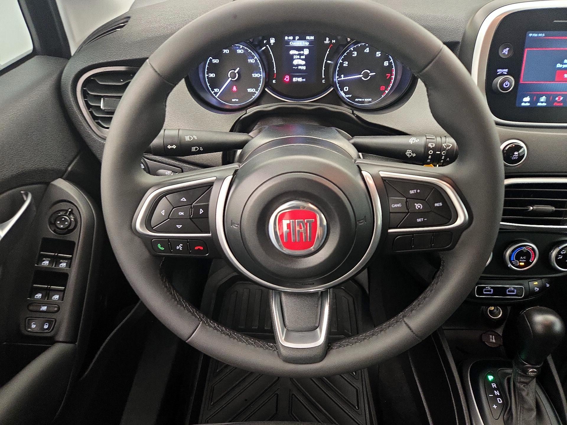 Thumbnail: 2023 Fiat 500X - 10