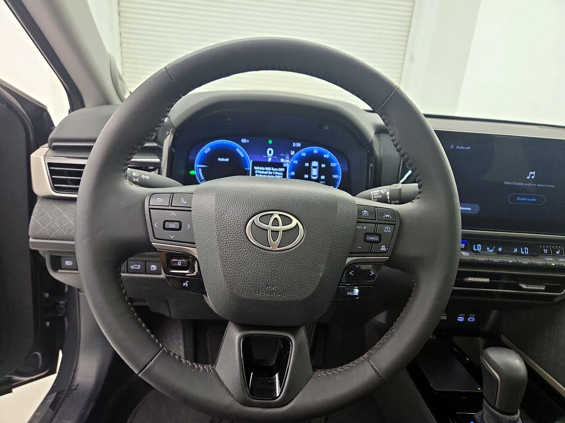 Thumbnail: 2025 Toyota Camry - 10
