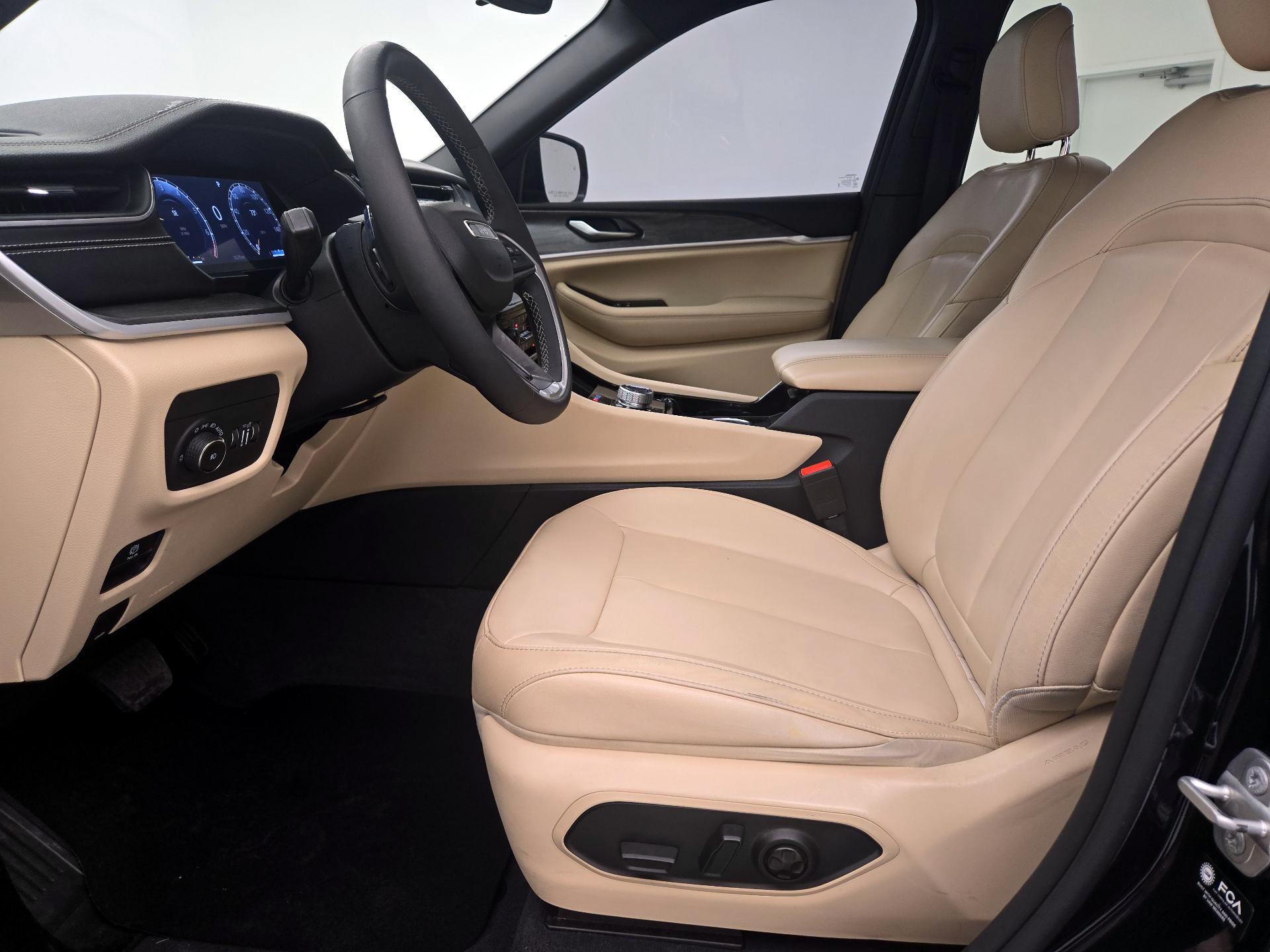 Thumbnail: 2023 Jeep Grand Cherokee L - 11