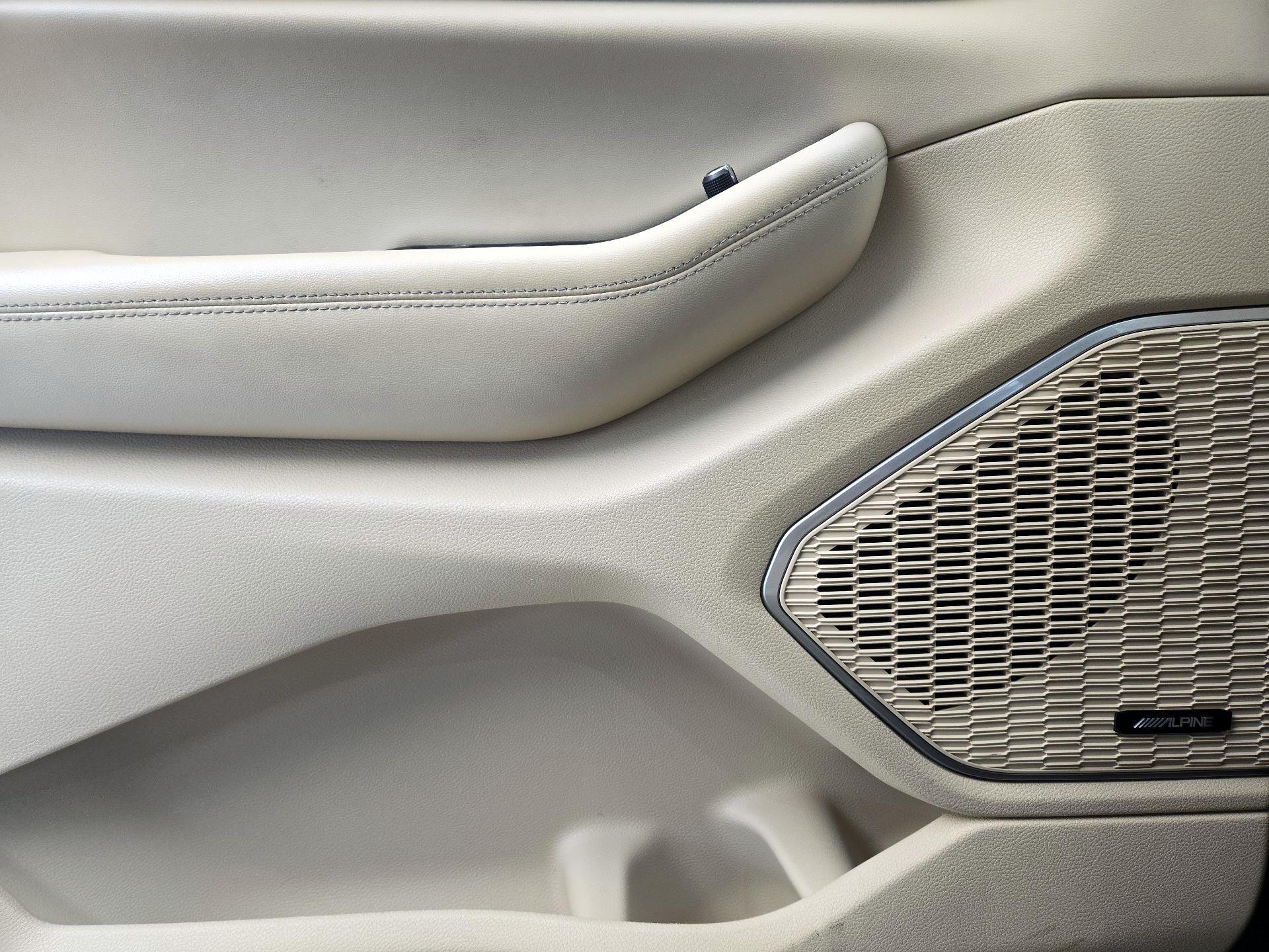 Thumbnail: 2023 Jeep Grand Cherokee L - 12