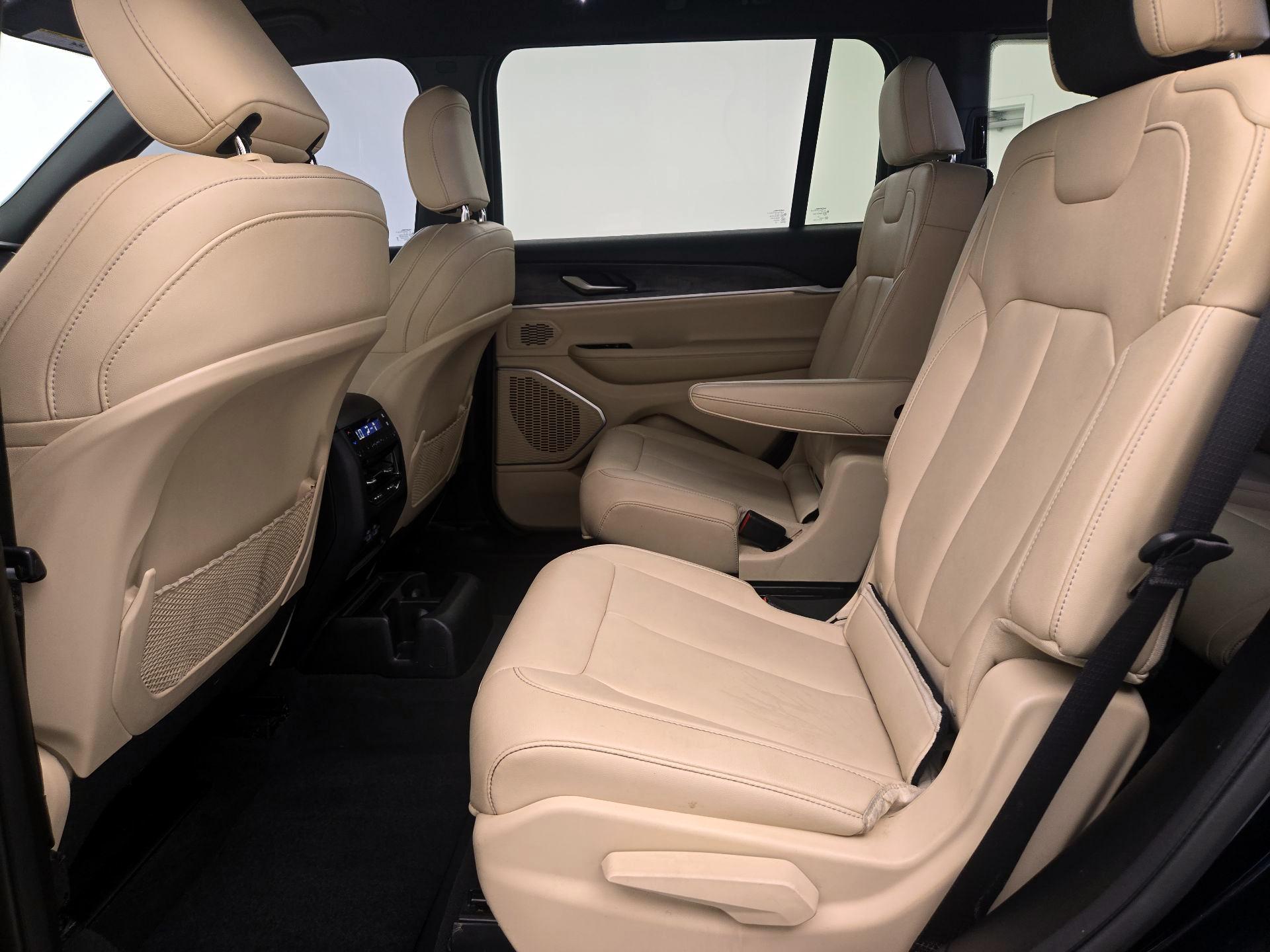 Thumbnail: 2023 Jeep Grand Cherokee L - 20