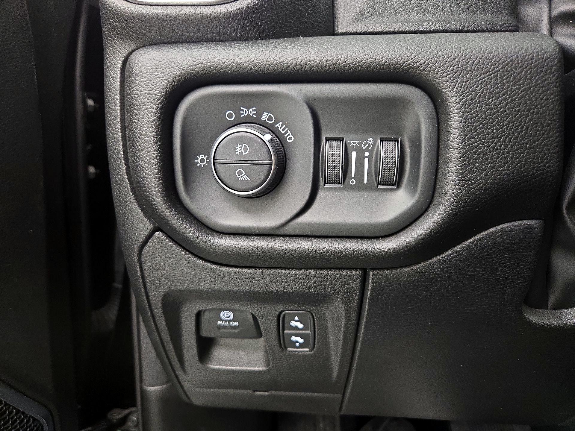 Thumbnail: 2025 RAM 1500 - 13