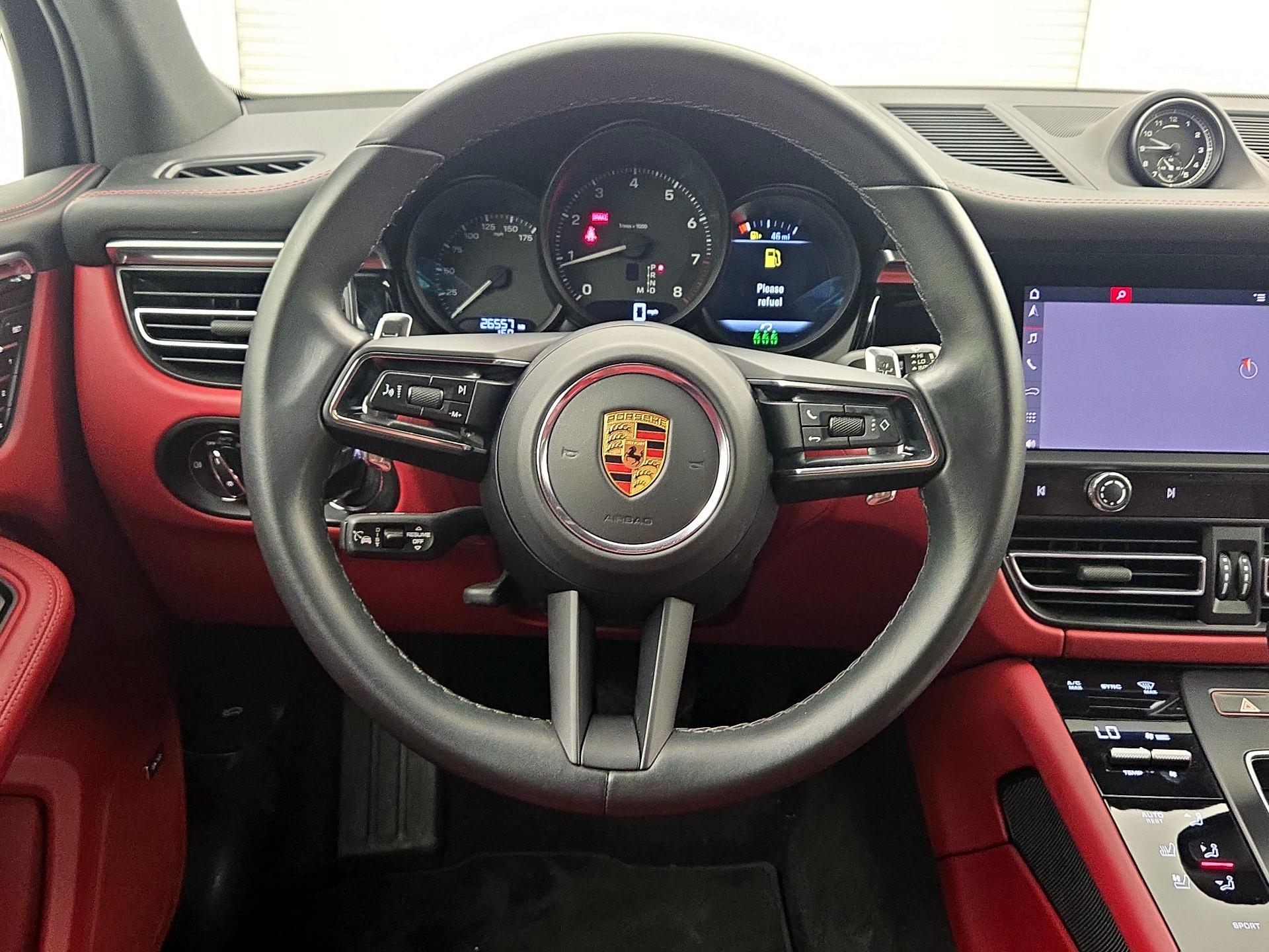 Thumbnail: 2023 Porsche Macan - 10
