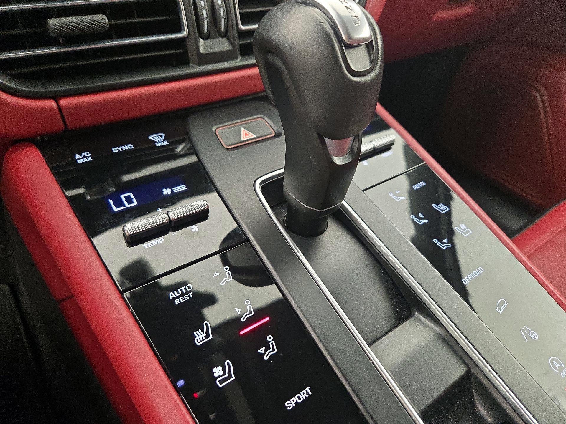 Thumbnail: 2023 Porsche Macan - 17