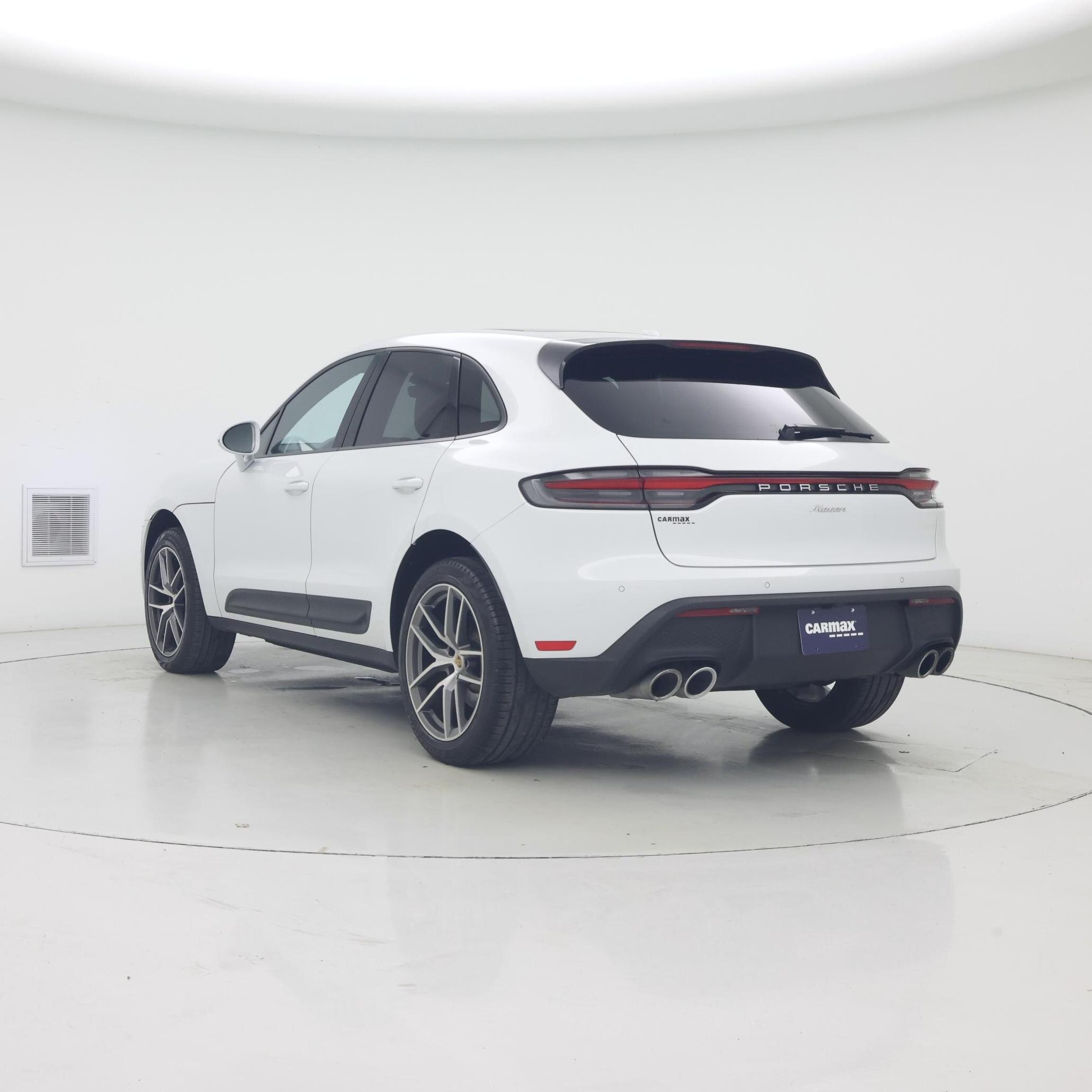 Thumbnail: 2023 Porsche Macan - 2
