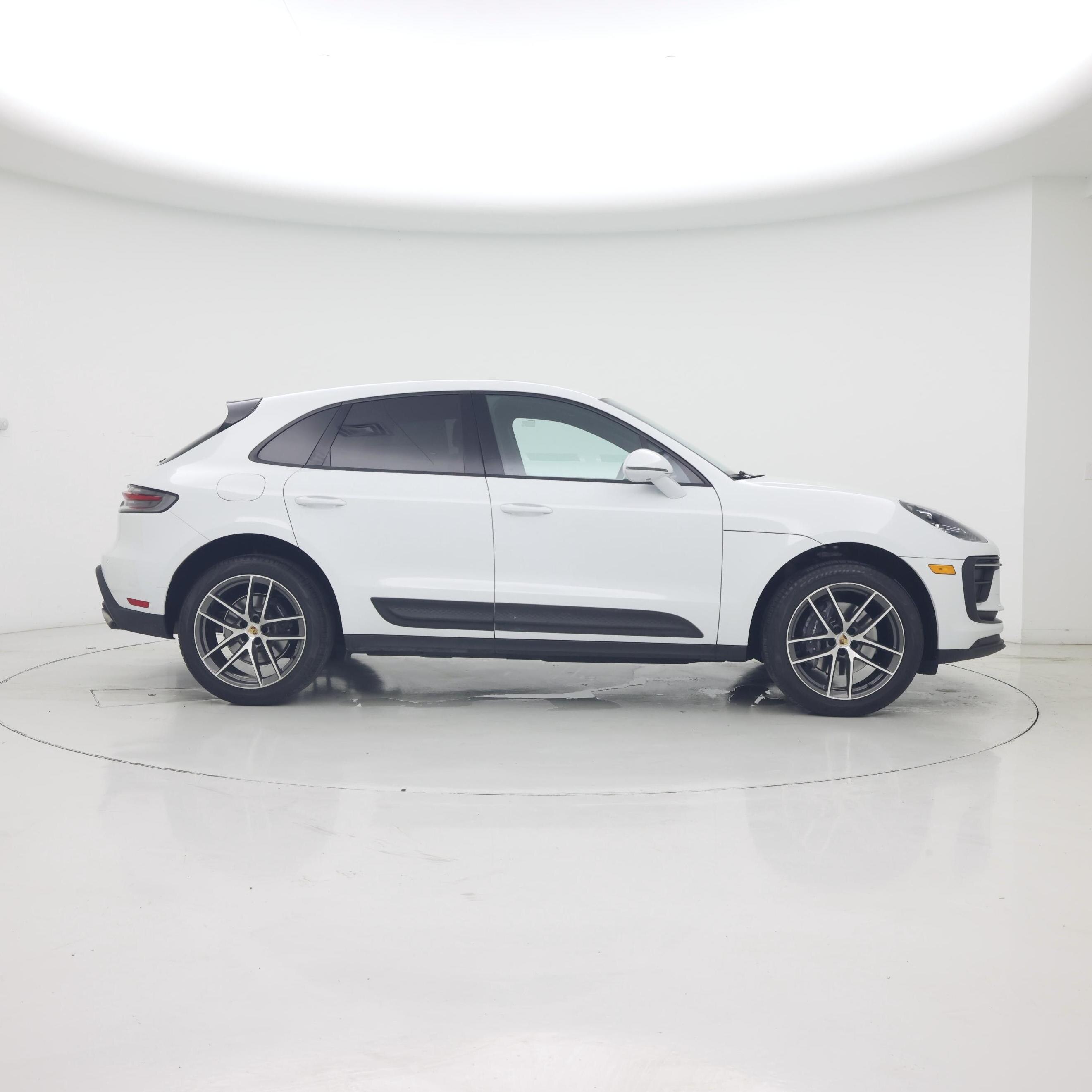 Thumbnail: 2023 Porsche Macan - 7
