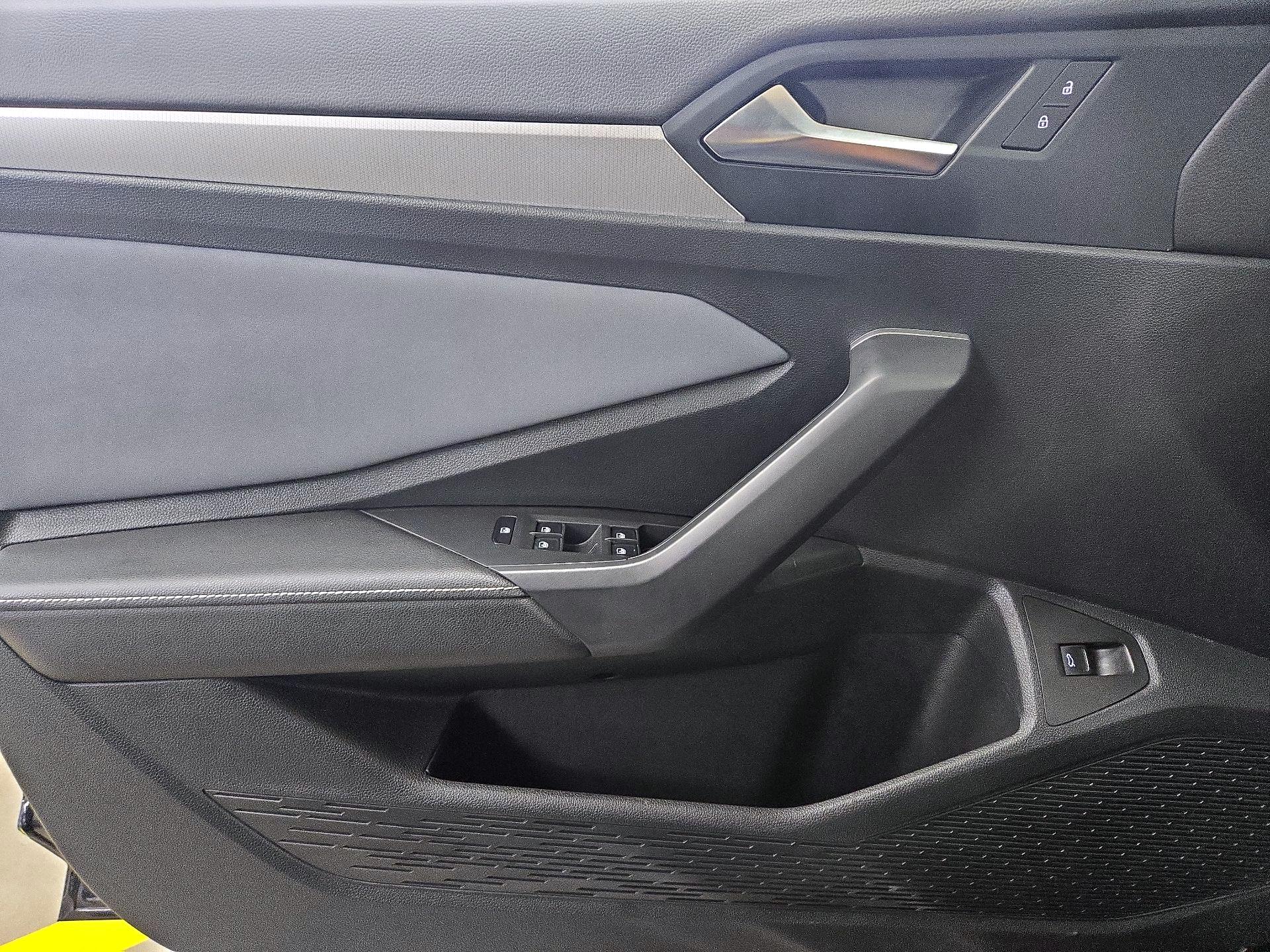Thumbnail: 2025 Volkswagen Jetta - 12