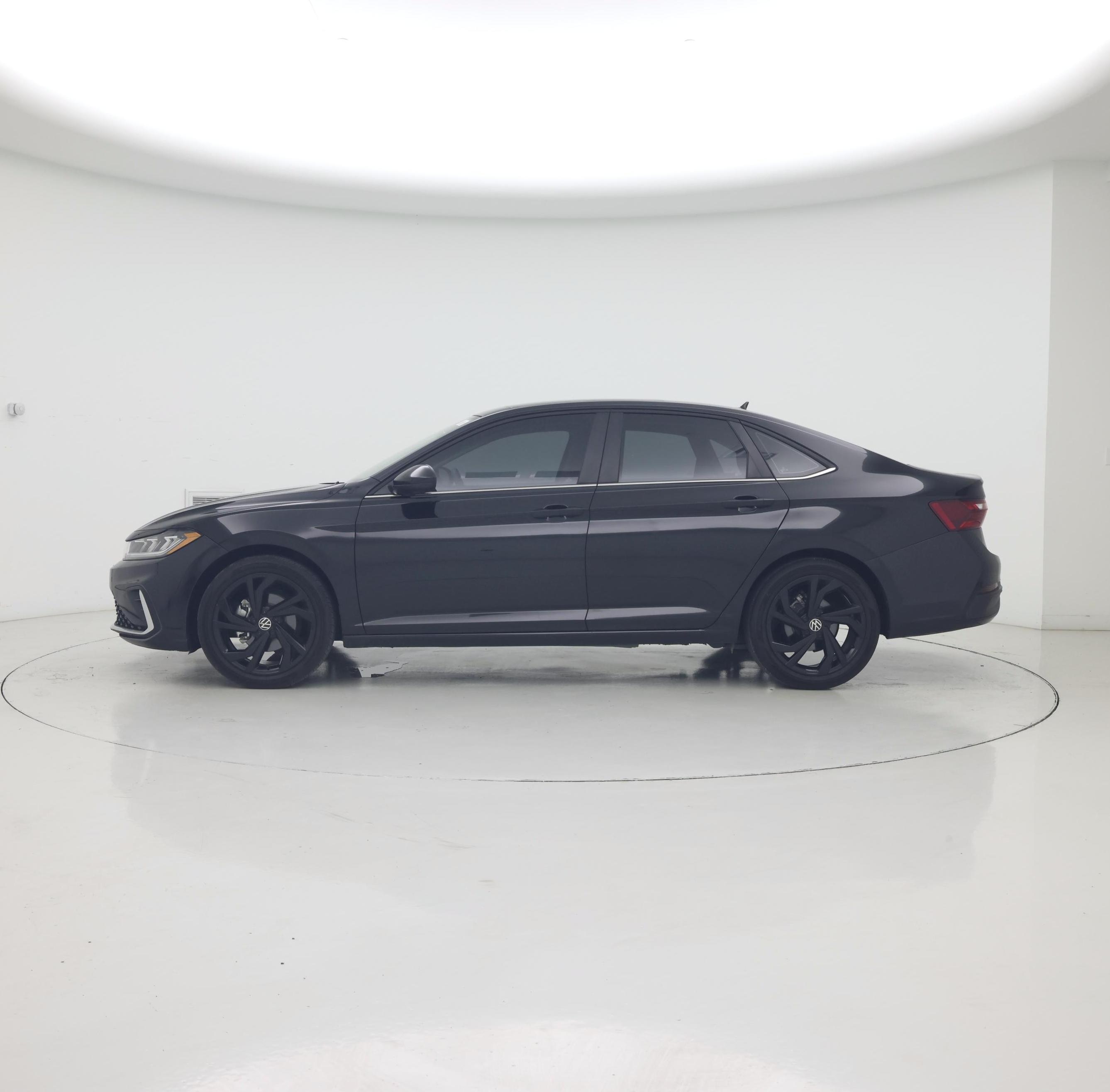 Thumbnail: 2025 Volkswagen Jetta - 3