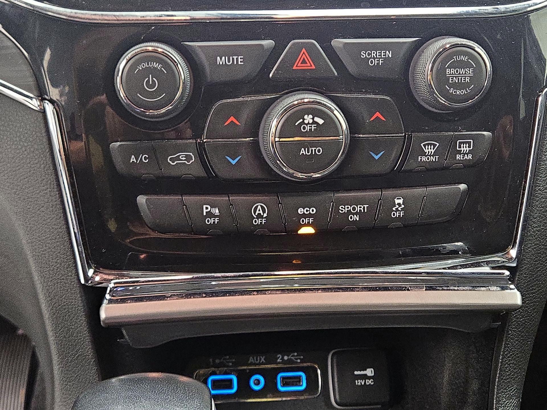 Thumbnail: 2020 Jeep Grand Cherokee - 17