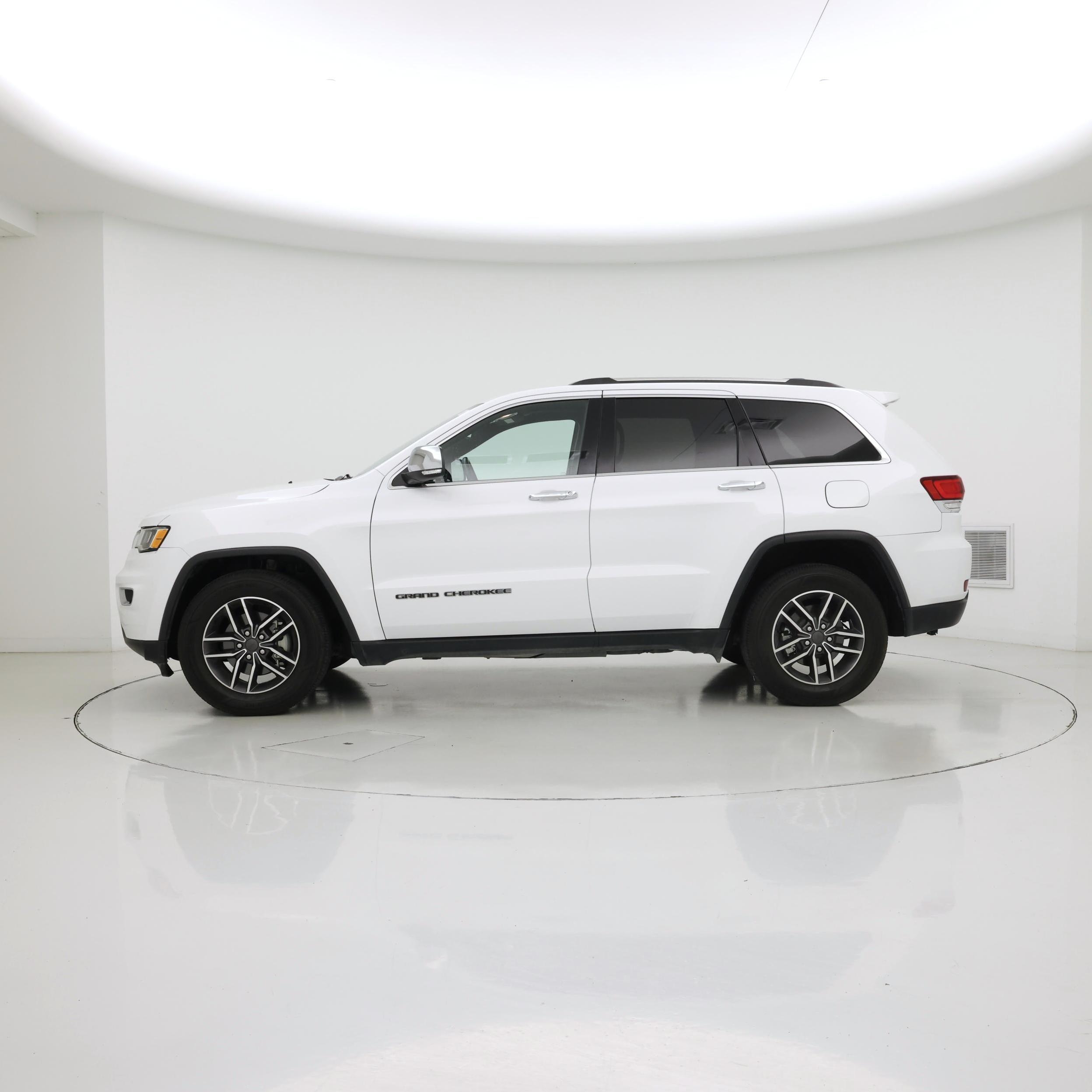 Thumbnail: 2020 Jeep Grand Cherokee - 3