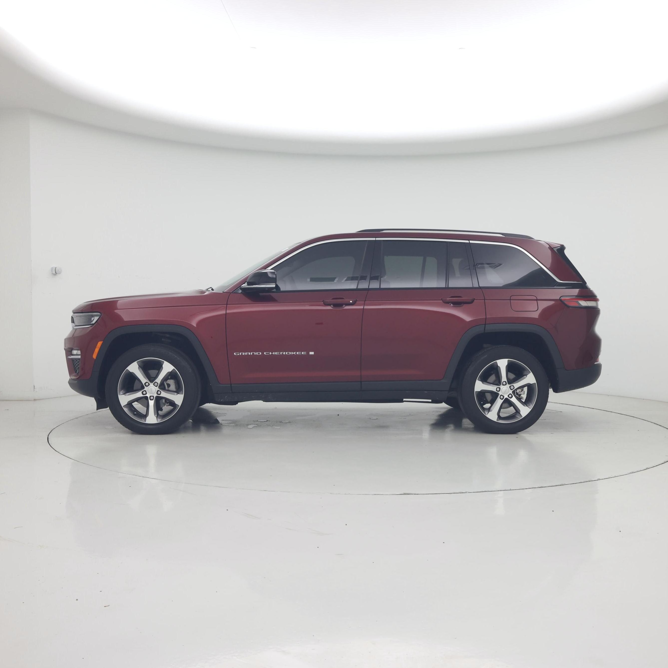 Thumbnail: 2023 Jeep Grand Cherokee - 3