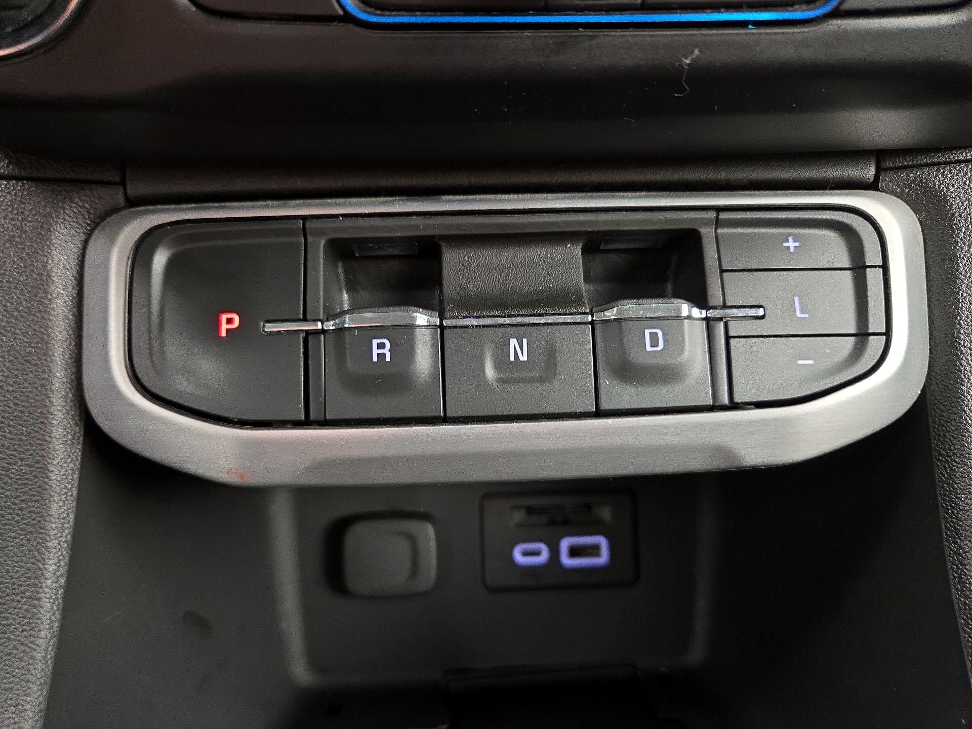 Thumbnail: 2023 GMC Acadia - 18