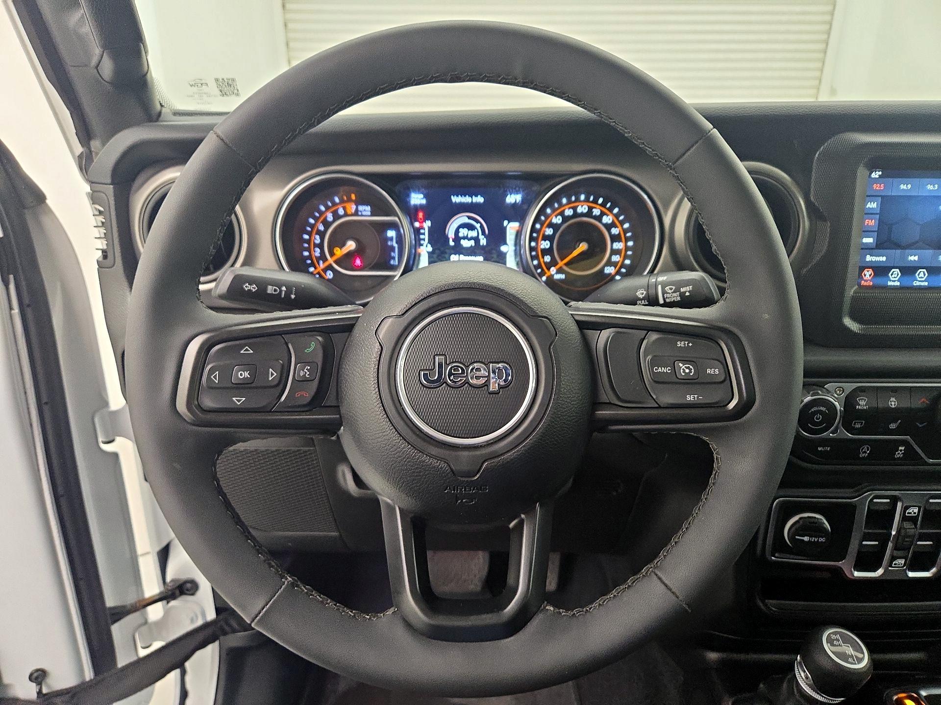 Thumbnail: 2023 Jeep Gladiator - 10
