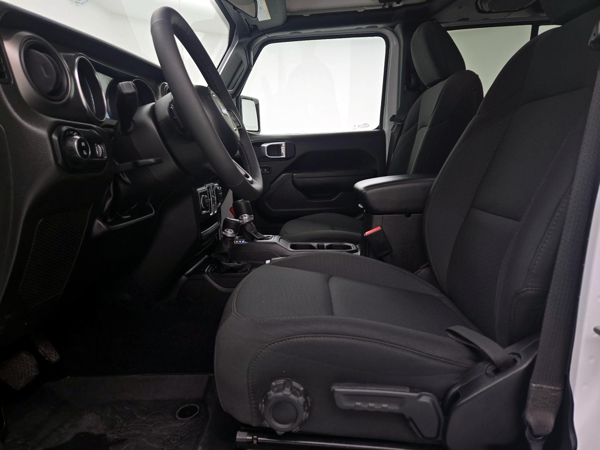 Thumbnail: 2023 Jeep Gladiator - 11