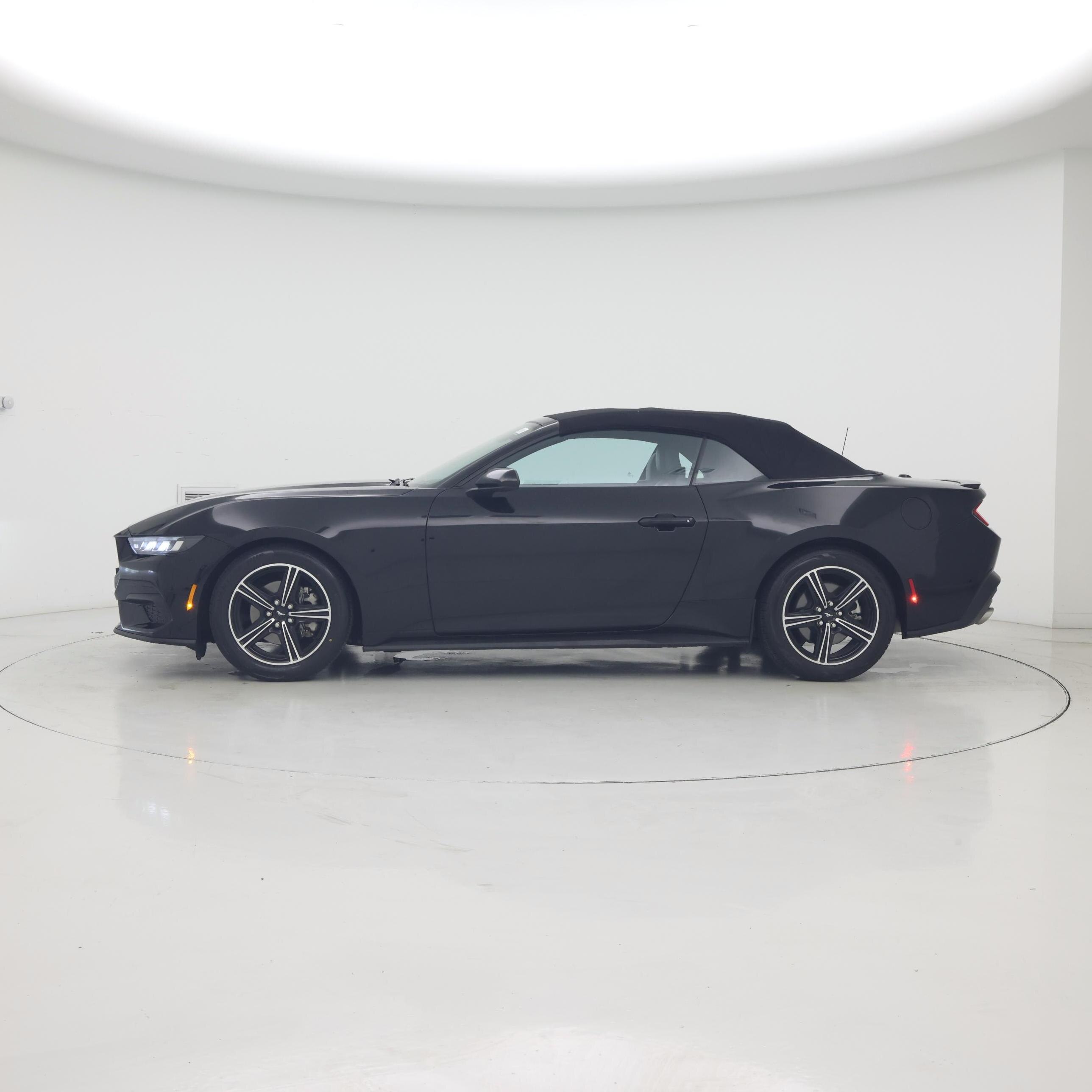 Thumbnail: 2025 Ford Mustang - 3