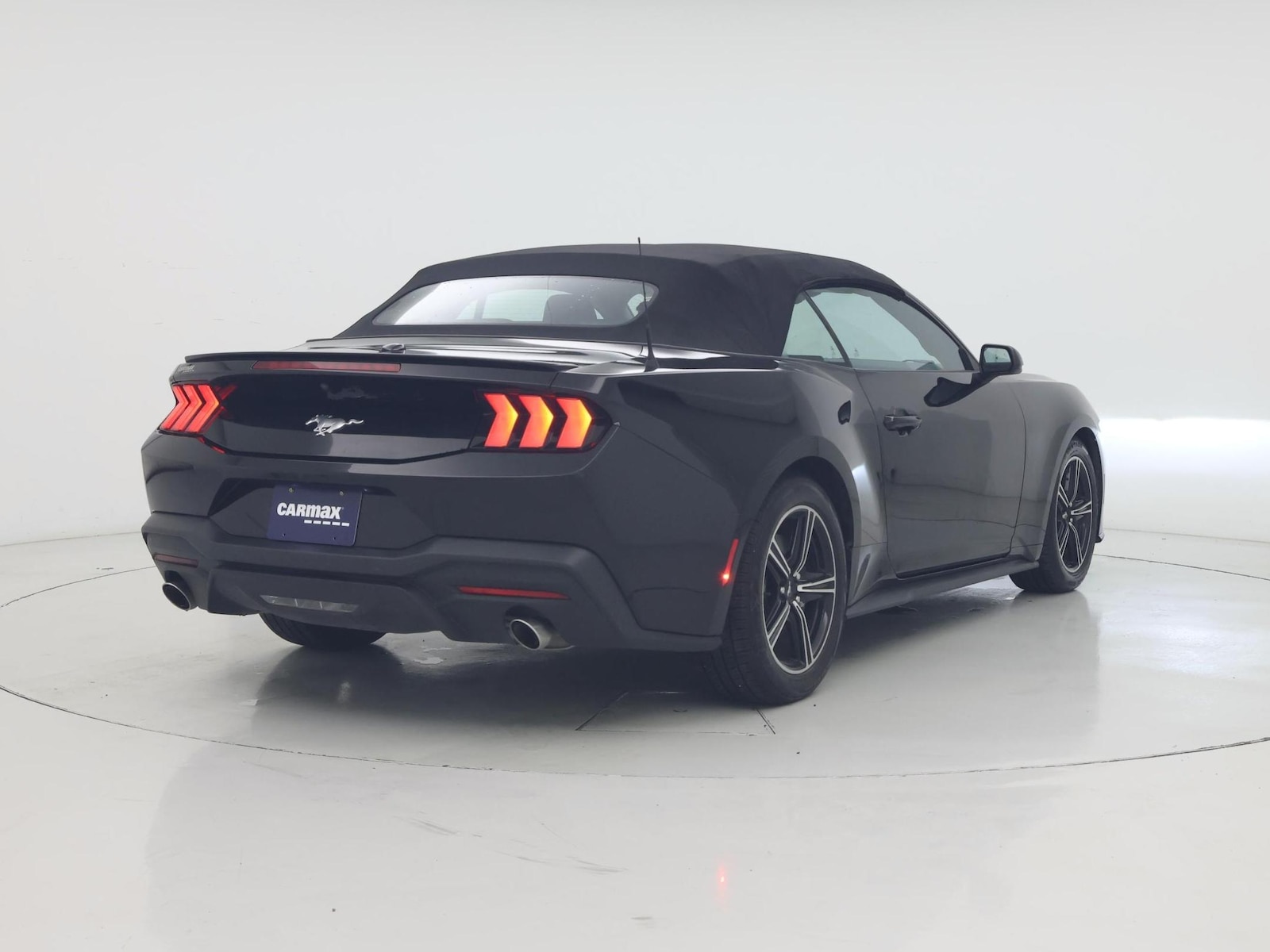 2025 Ford Mustang EcoBoost Premium - Photo 9