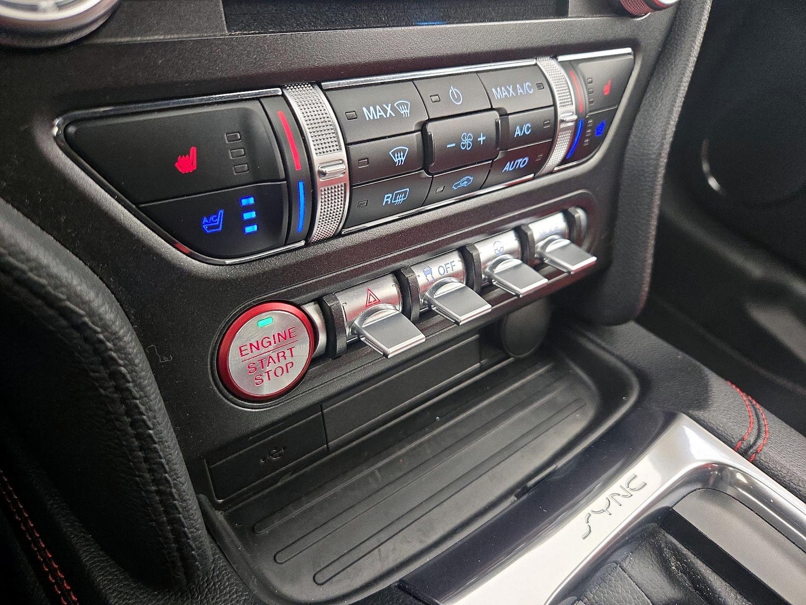 2020 Ford Mustang GT Premium - Photo 17