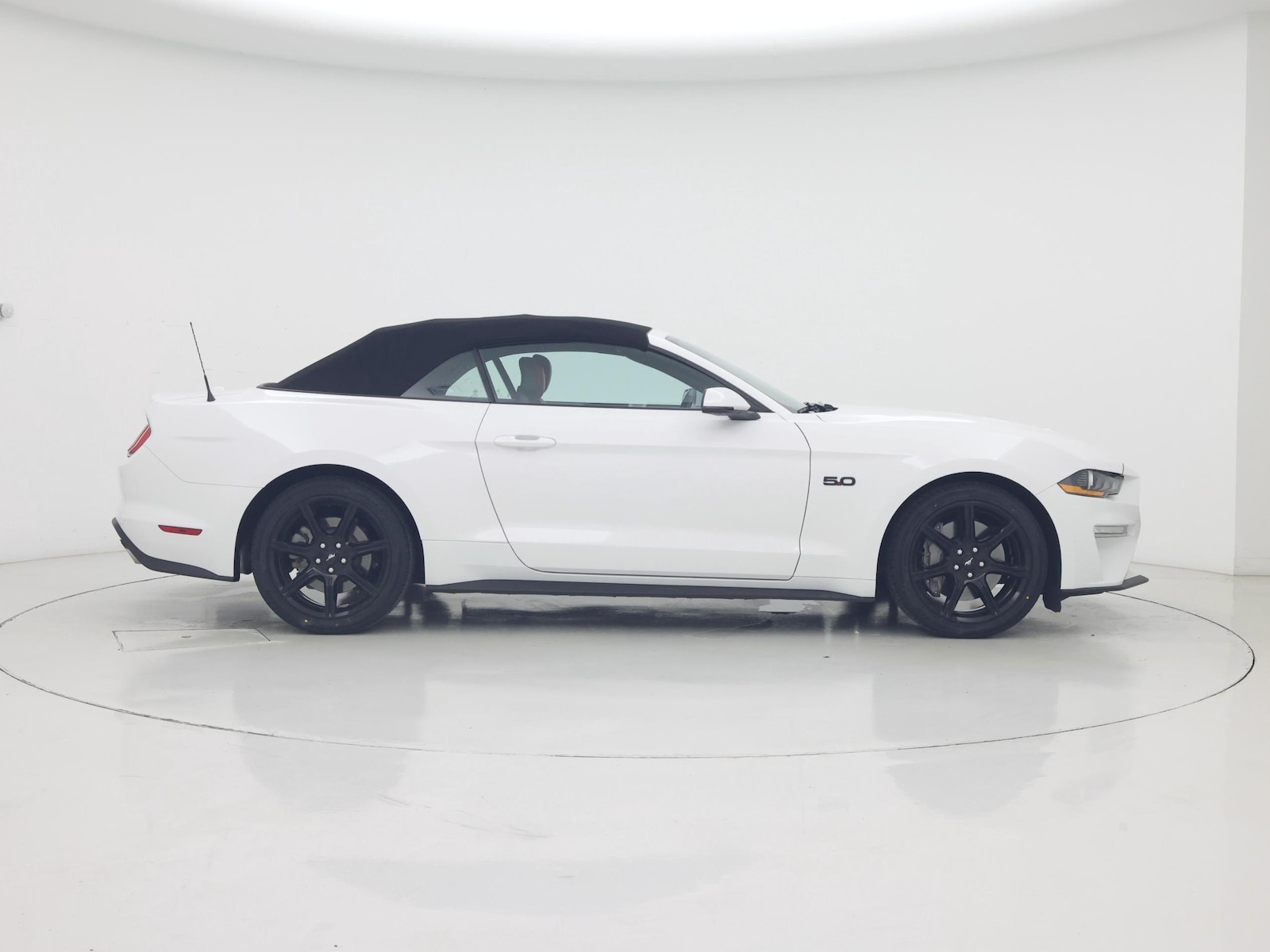 2020 Ford Mustang GT Premium - Photo 8