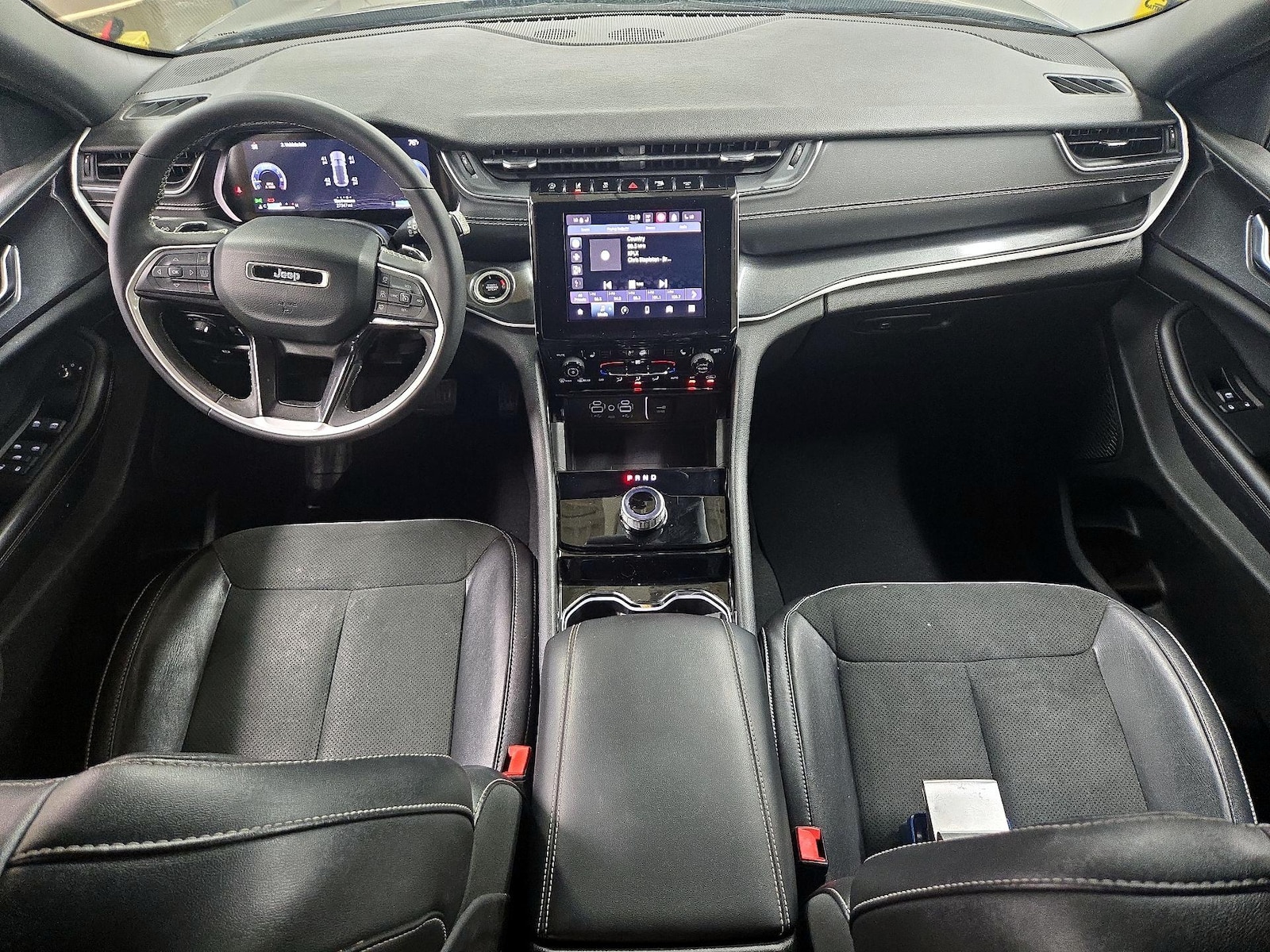 2023 Jeep Grand Cherokee Altitude - Photo 10