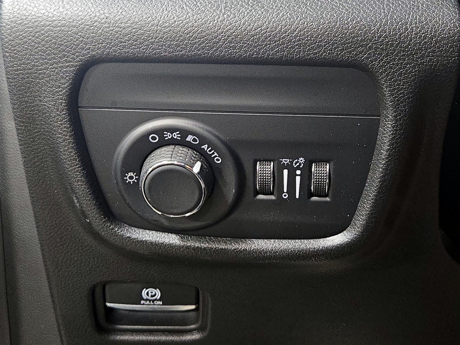 2023 Jeep Grand Cherokee Altitude - Photo 14