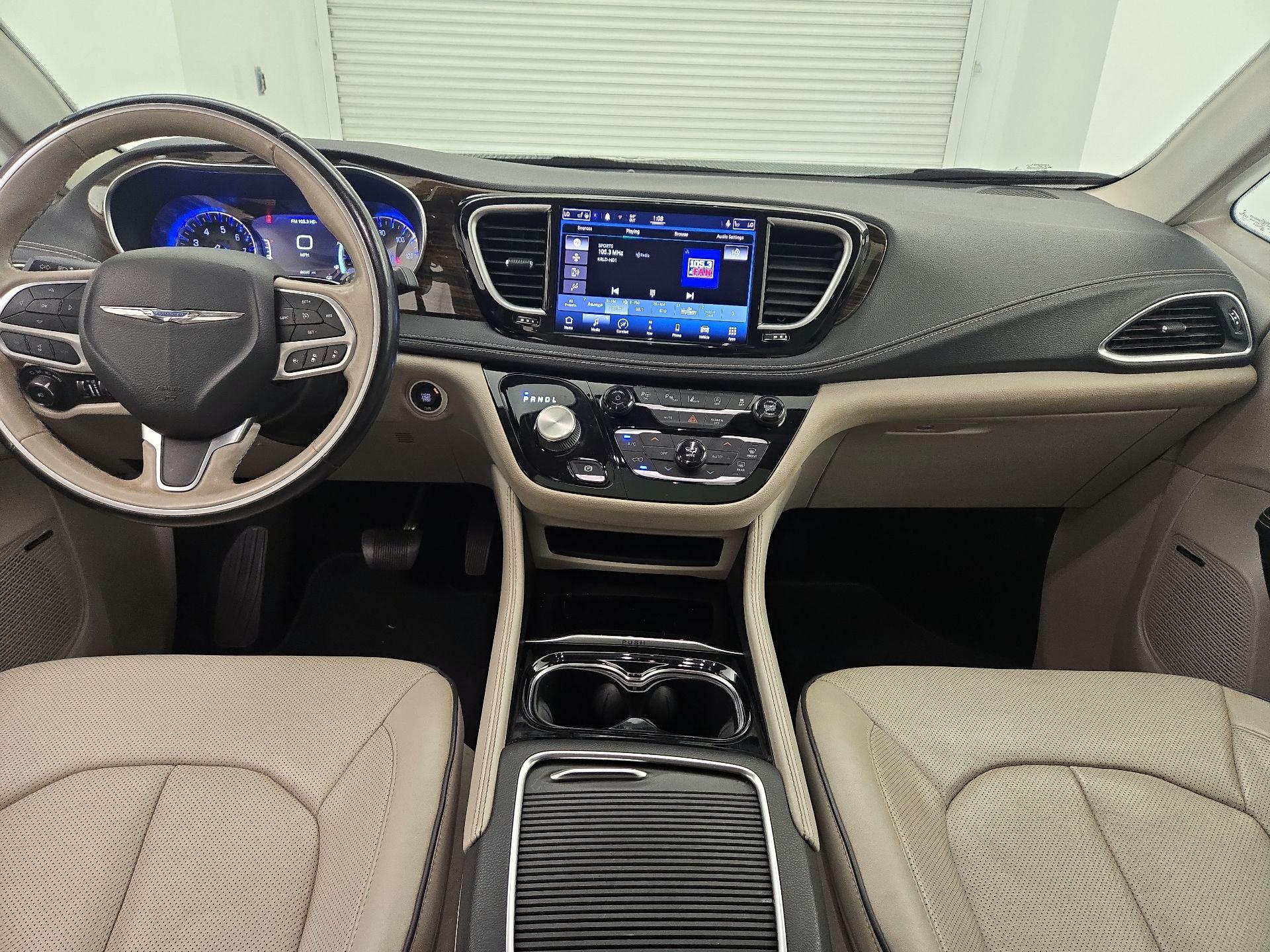 Thumbnail: 2021 Chrysler Pacifica - 9