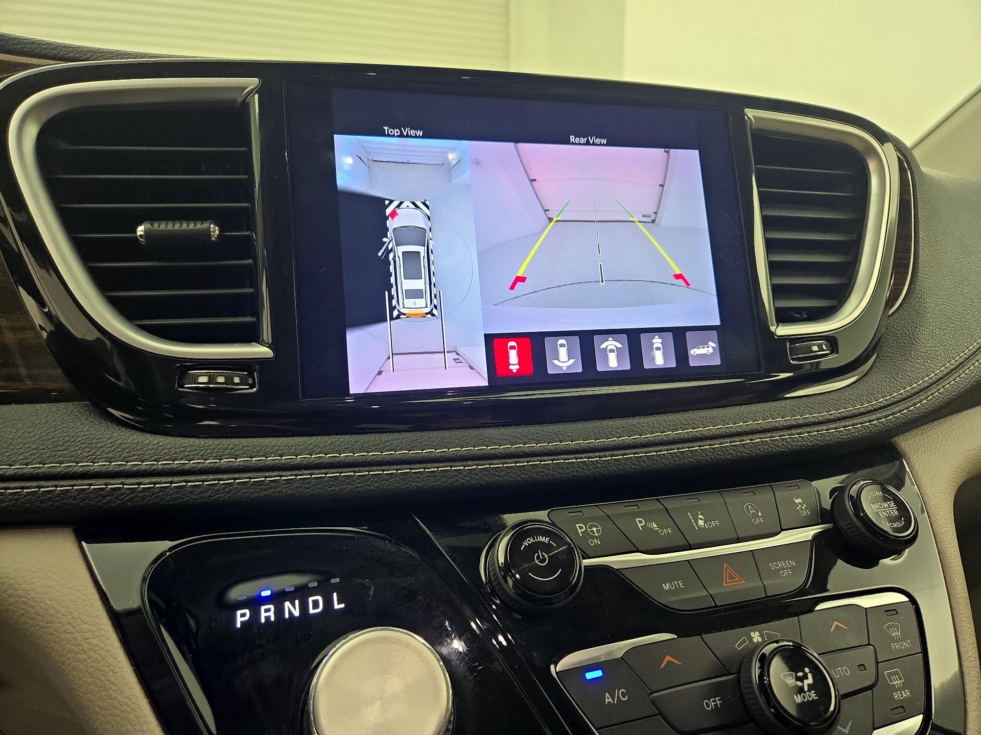 Thumbnail: 2021 Chrysler Pacifica - 15