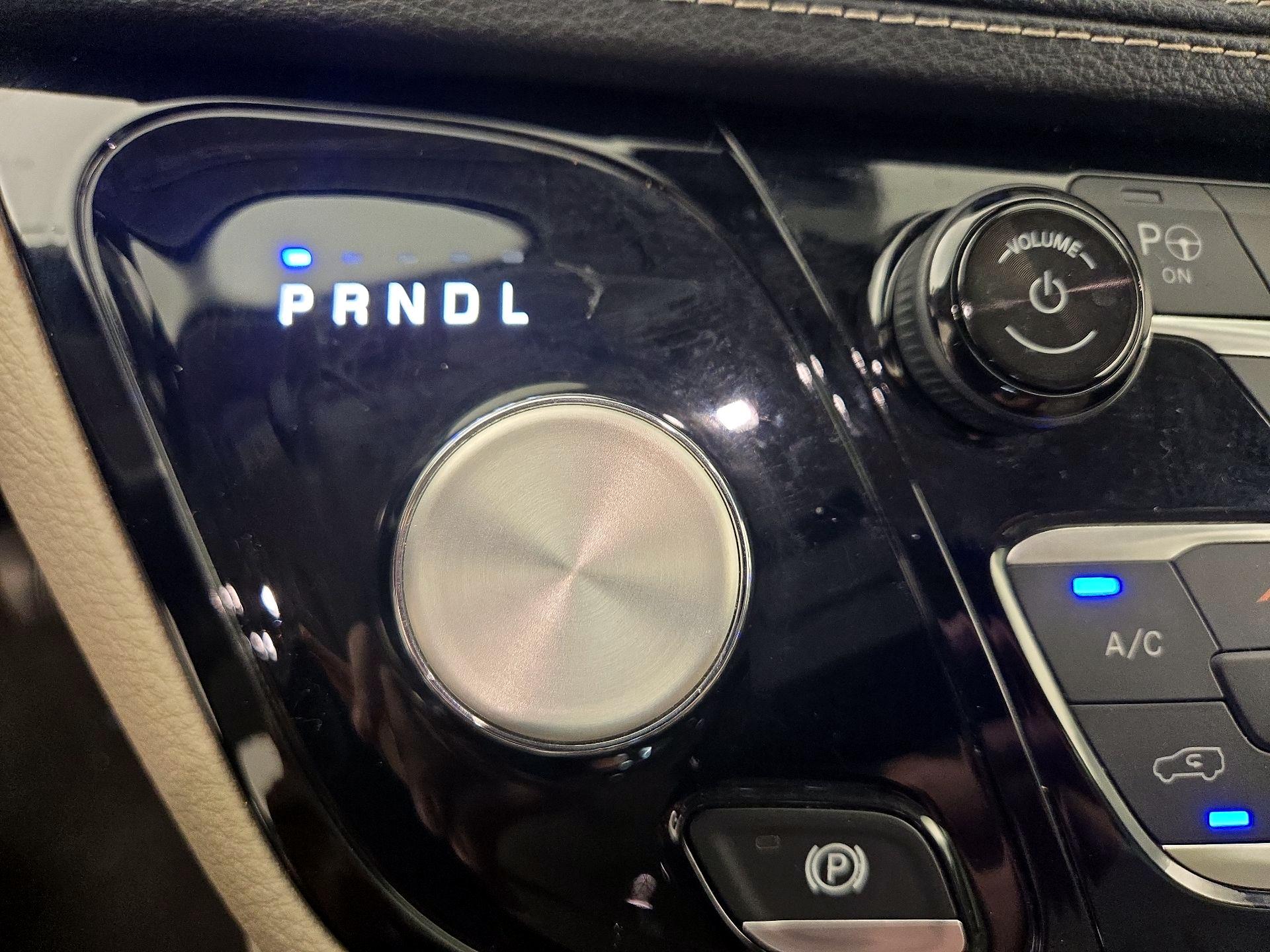 Thumbnail: 2021 Chrysler Pacifica - 18
