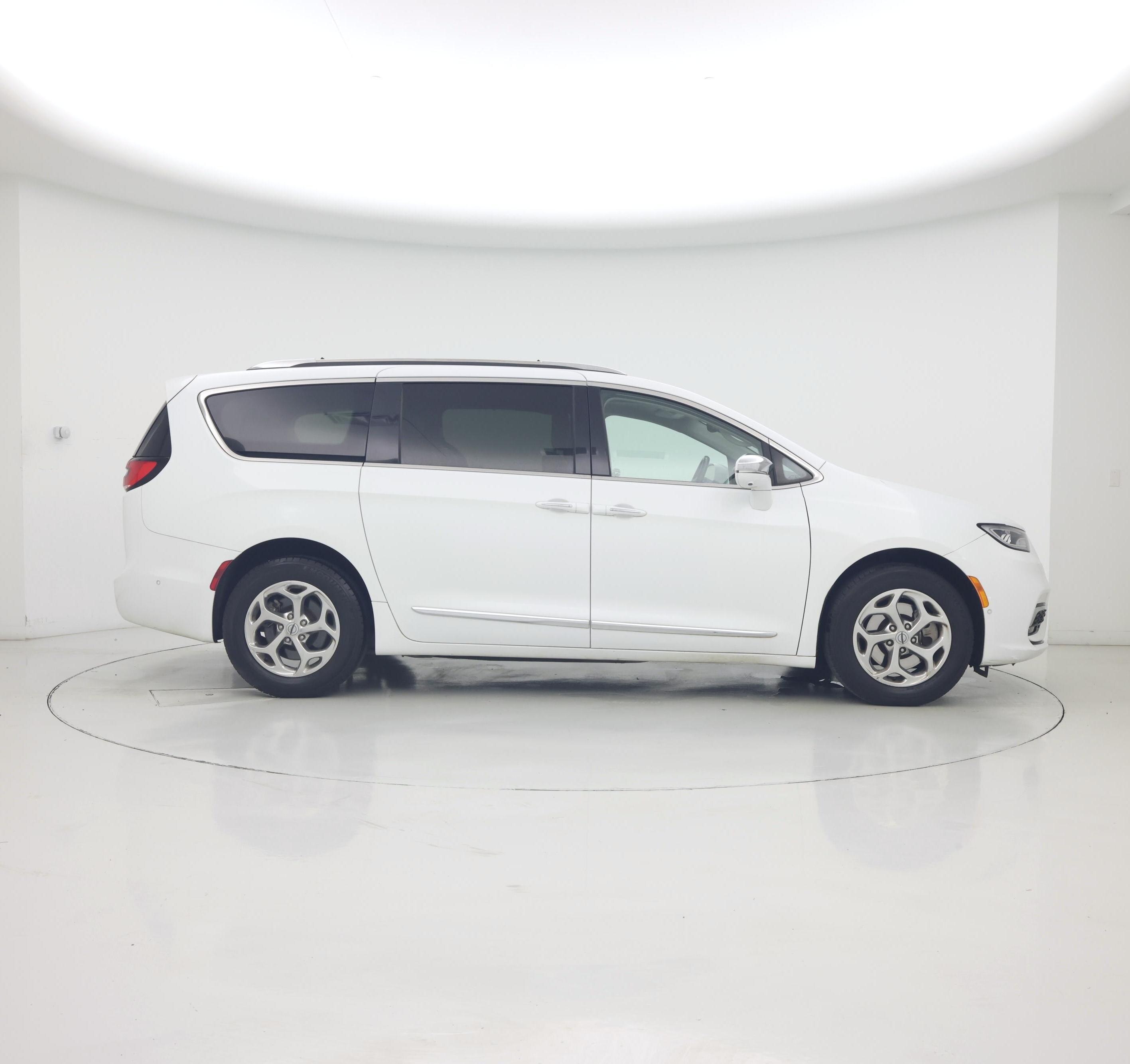 Thumbnail: 2021 Chrysler Pacifica - 7